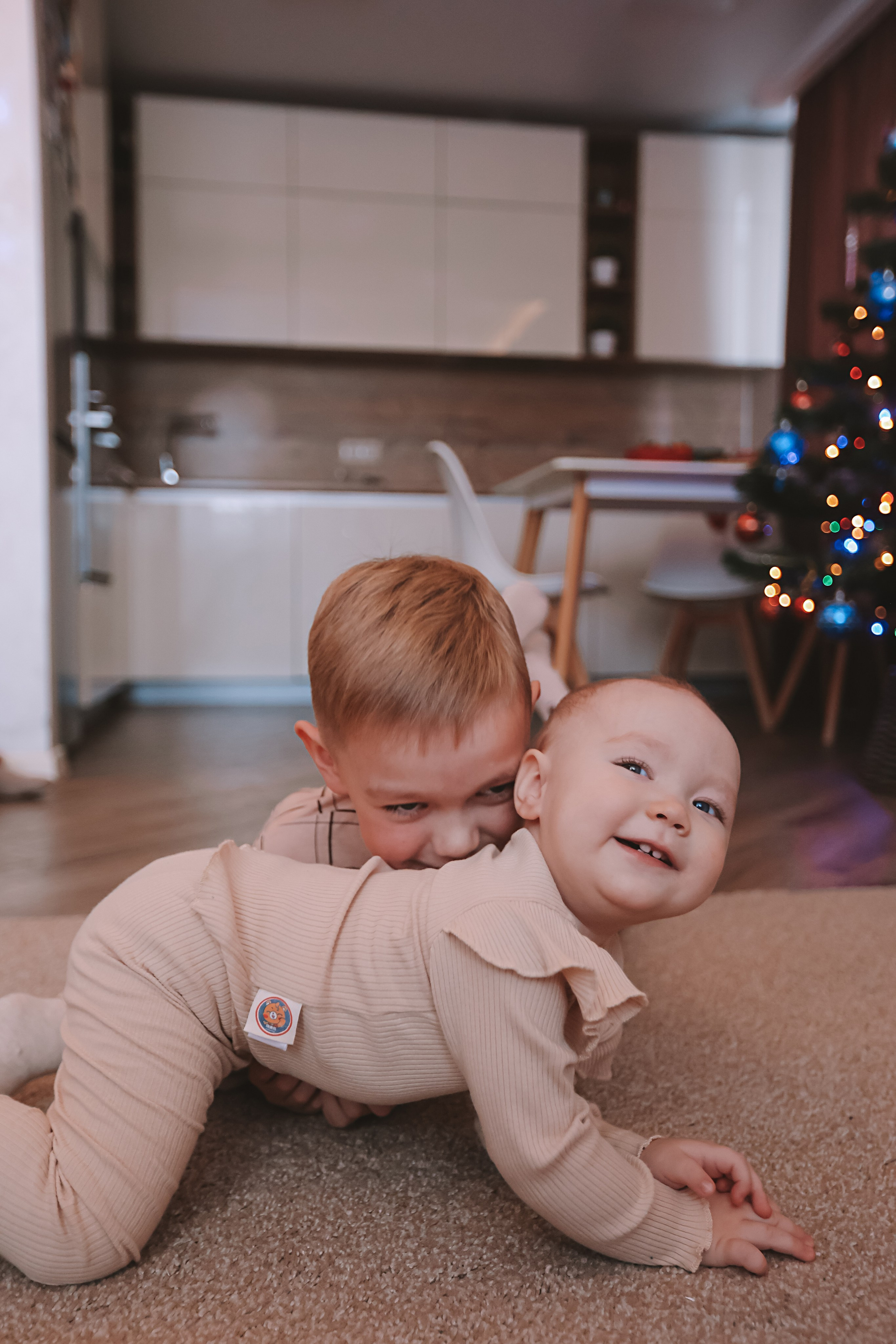 Дома. Семейный фотограф Тюмень, фотограф на роды Салмина Мария