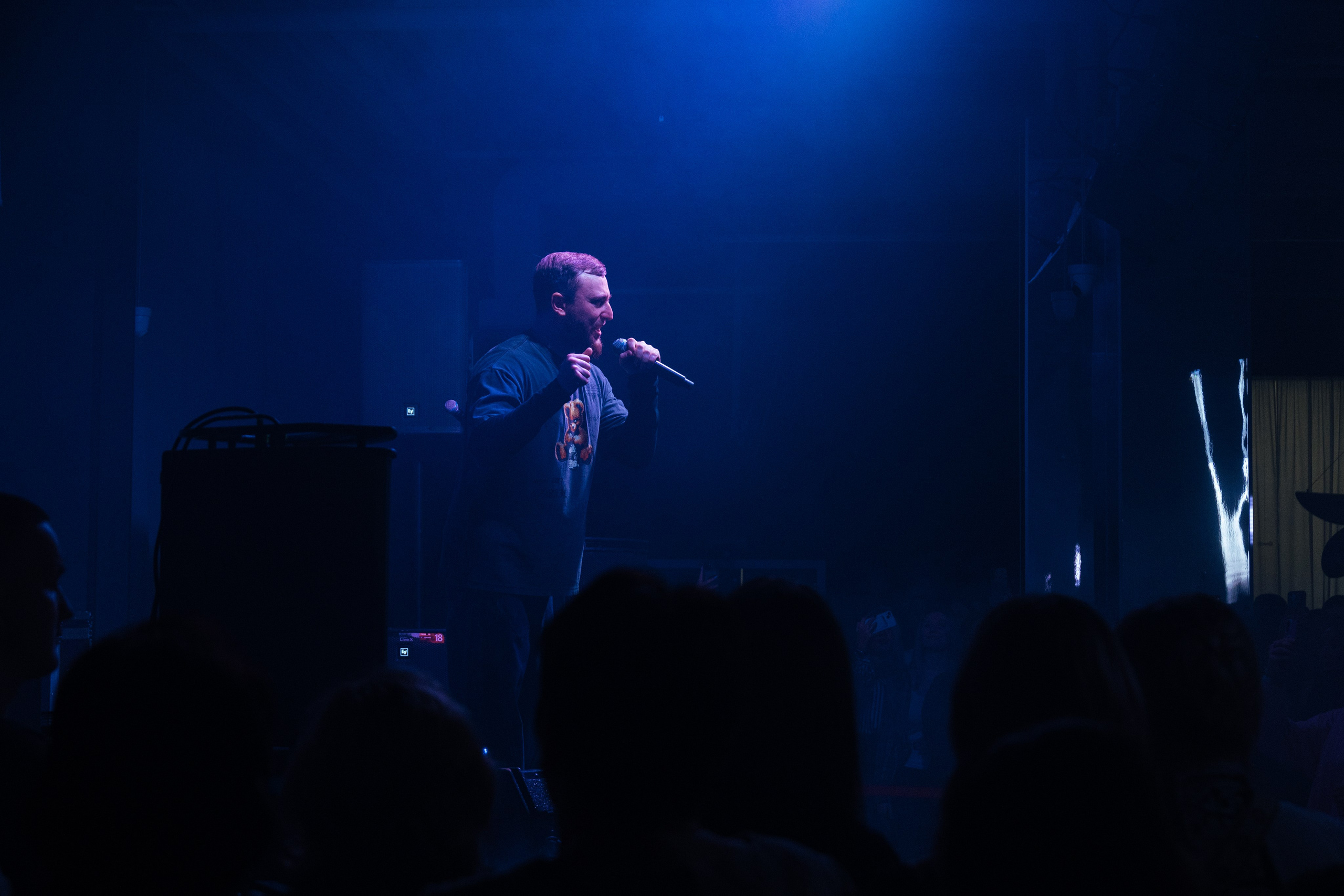 Султан Лагучев в Красноярске 05.03.2026. Фотограф Красноярск съемки лавстори, фотосессия в студии, портретная съемка, творческие фотосессии