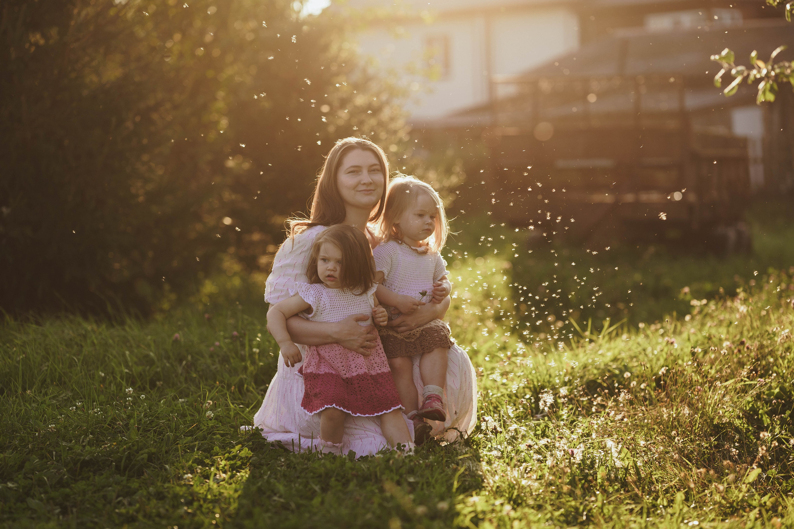 Мама с двойняшками, Костромская область. Наталья Дукалова фотограф Щелково Королев Пушкино Москва Балашиха