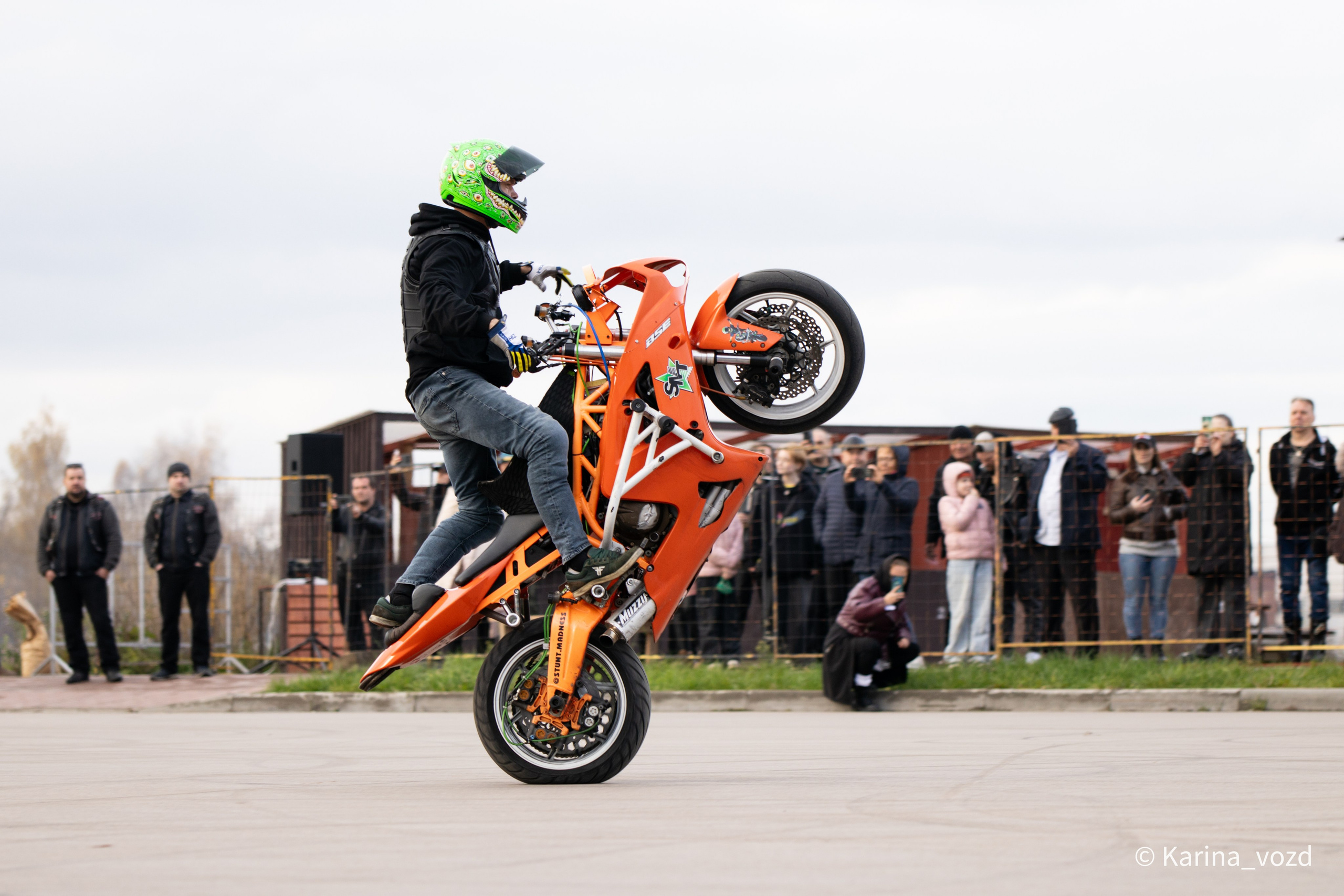Выступление команды МОТО ШОУ SMT (Стантрайдинг, мотошоу). Репортажный фотограф в Москве и Зеленограде Karina-vozd
