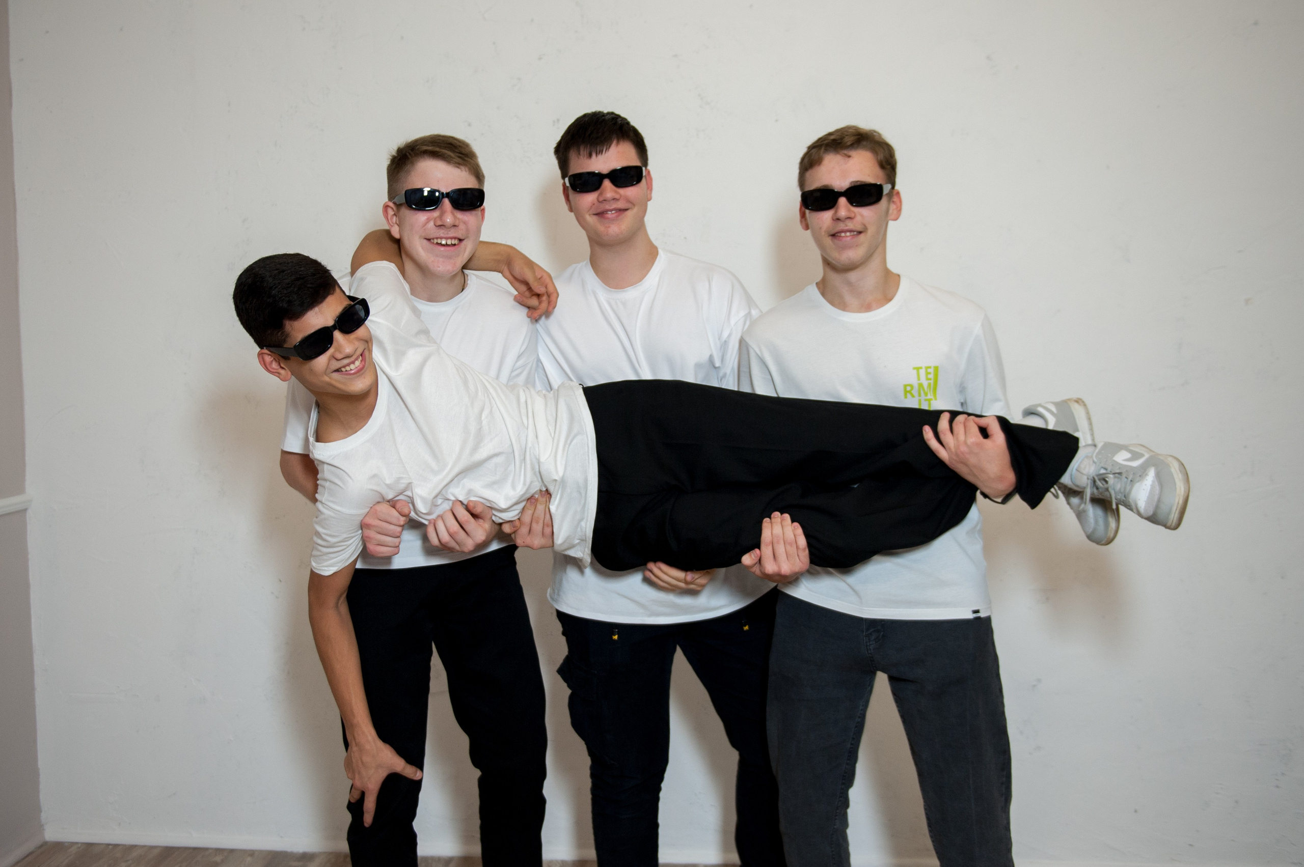 9,11 класс студия. Выпускной альбом Чехов, Подольск, Москва