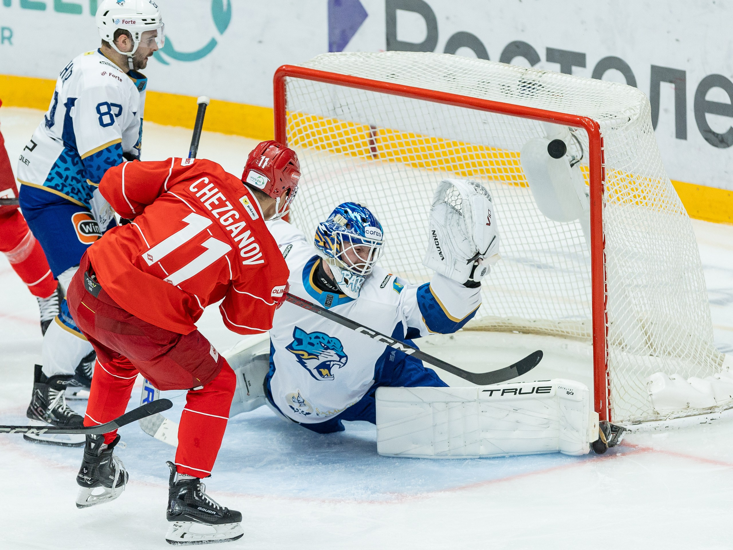 Спортивная фотосъёмка хоккея. Фотограф Фёдоров Александр. Спортивный фотограф Фёдоров Александр