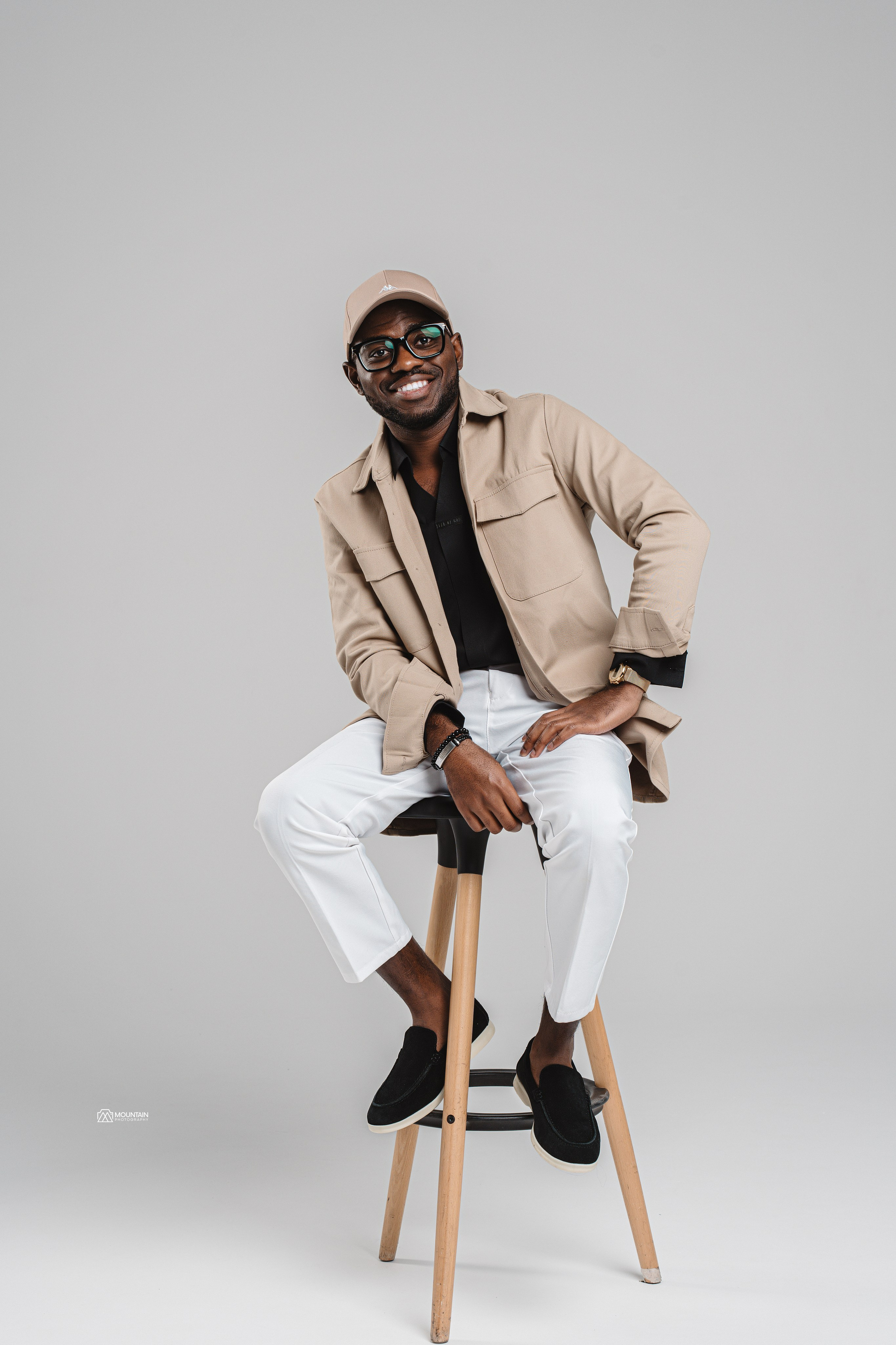 Studio Photoshoot. Я занимаюсь событийной, свадебной, товарной, студийной… фотографией