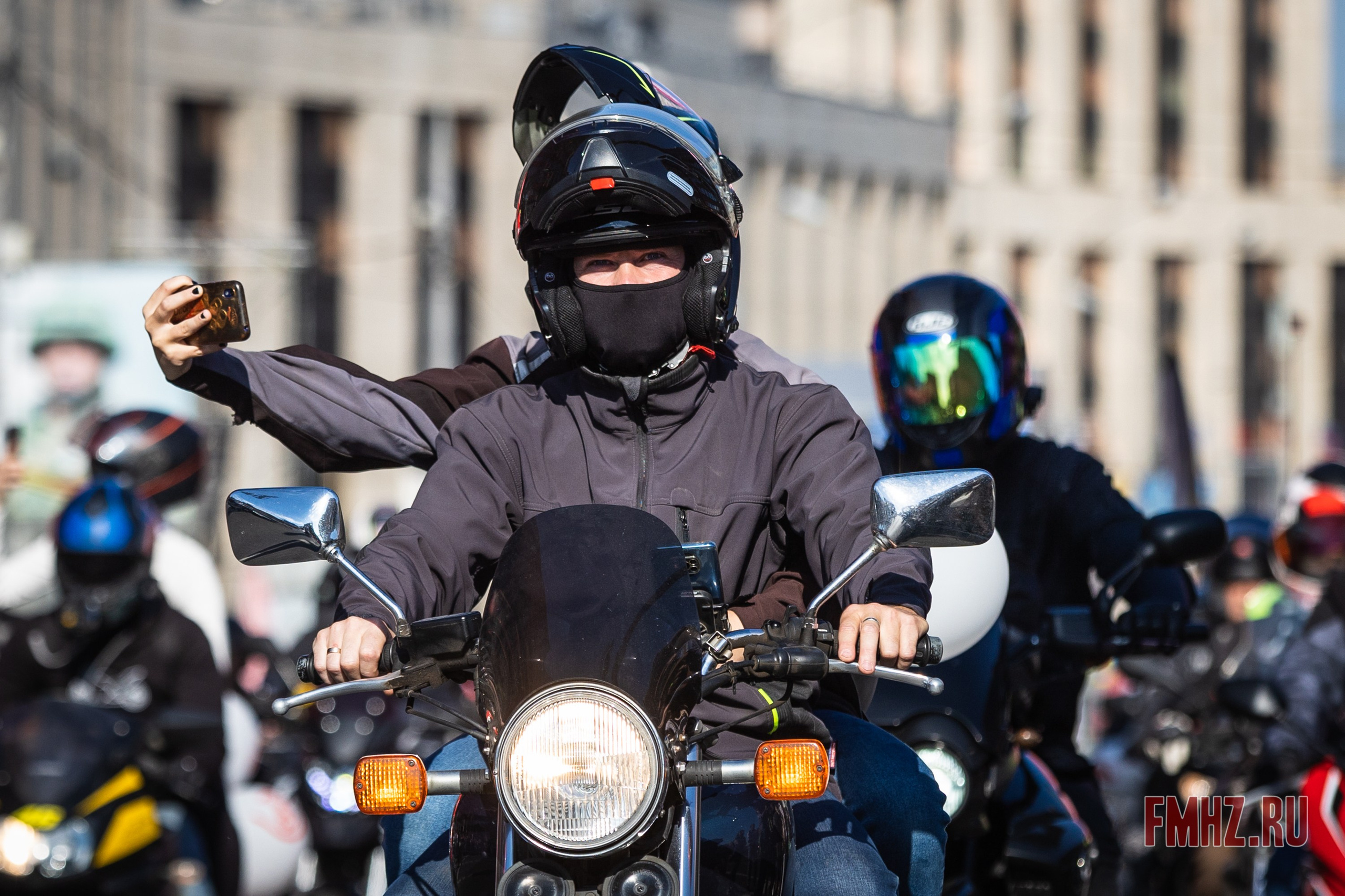 Закрытие Мотосезона 2023 на проспекте Академика Сахарова. Фотограф Владимир Охрименко