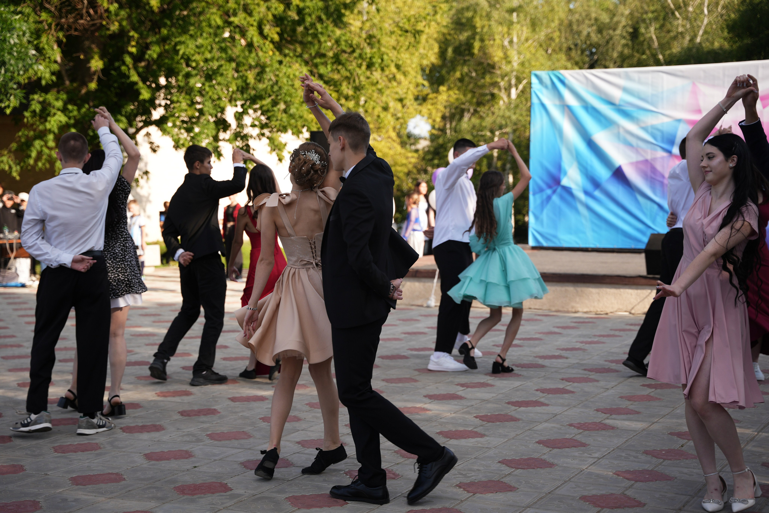 Выпускной в парке. Ольга Плаксина фотограф в Саратове