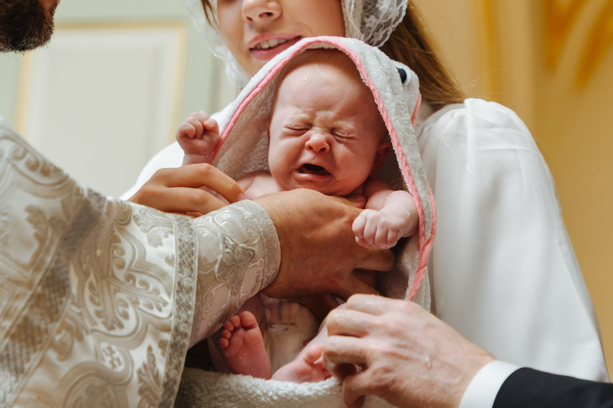 Таинство крещения, трогательные моменты, фотограф Денис Дорфф. Фотограф крещение венчание в Петербурге! Помогает подобрать храм и посоветовал душевного батюшку в СПб