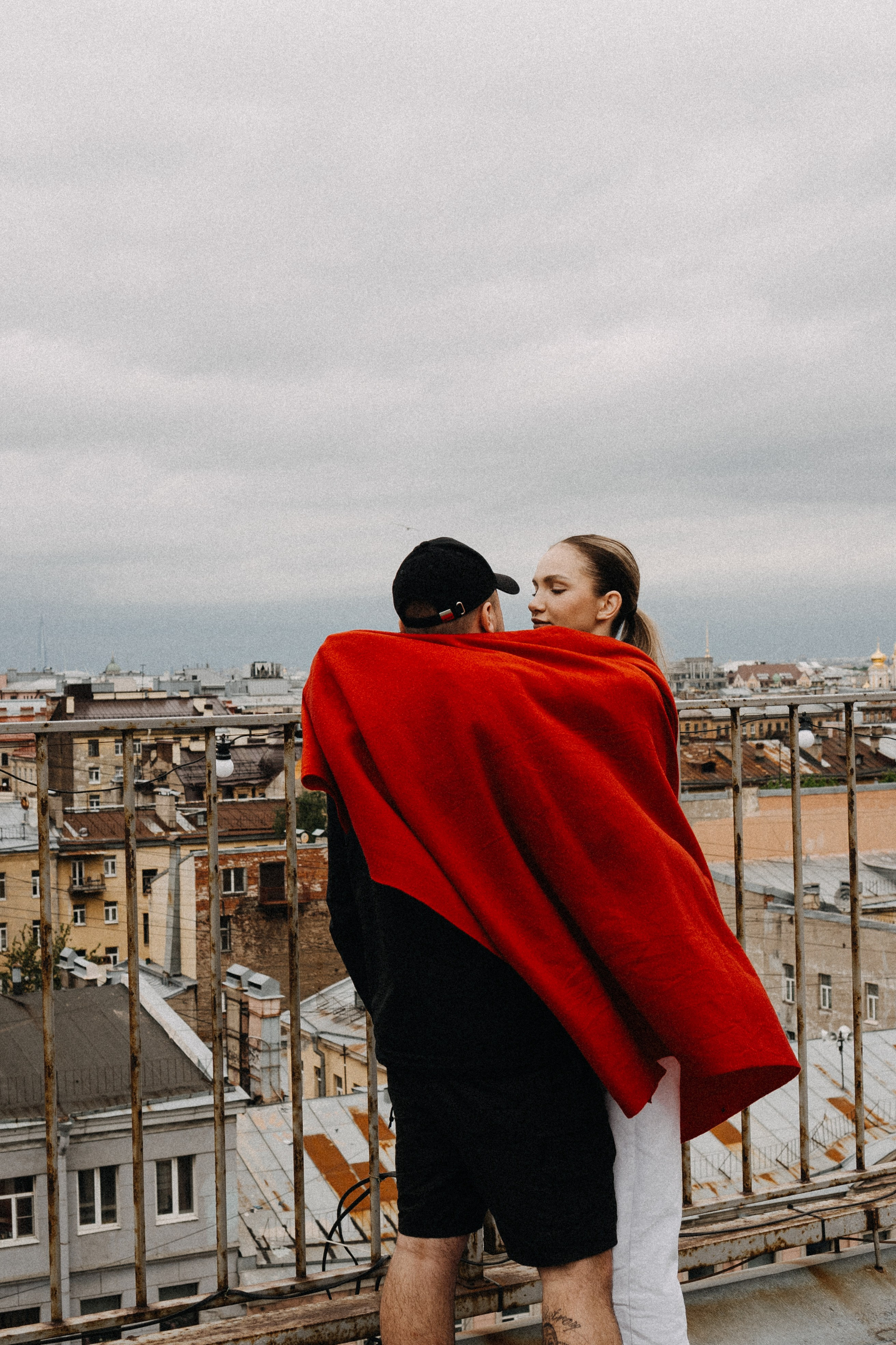МЫ ГУЛЯЛИ ПРО КРЫШАМ ПИТЕРА. Профессиональный фотограф, Санкт-Петербург — Виктория Богомолова
