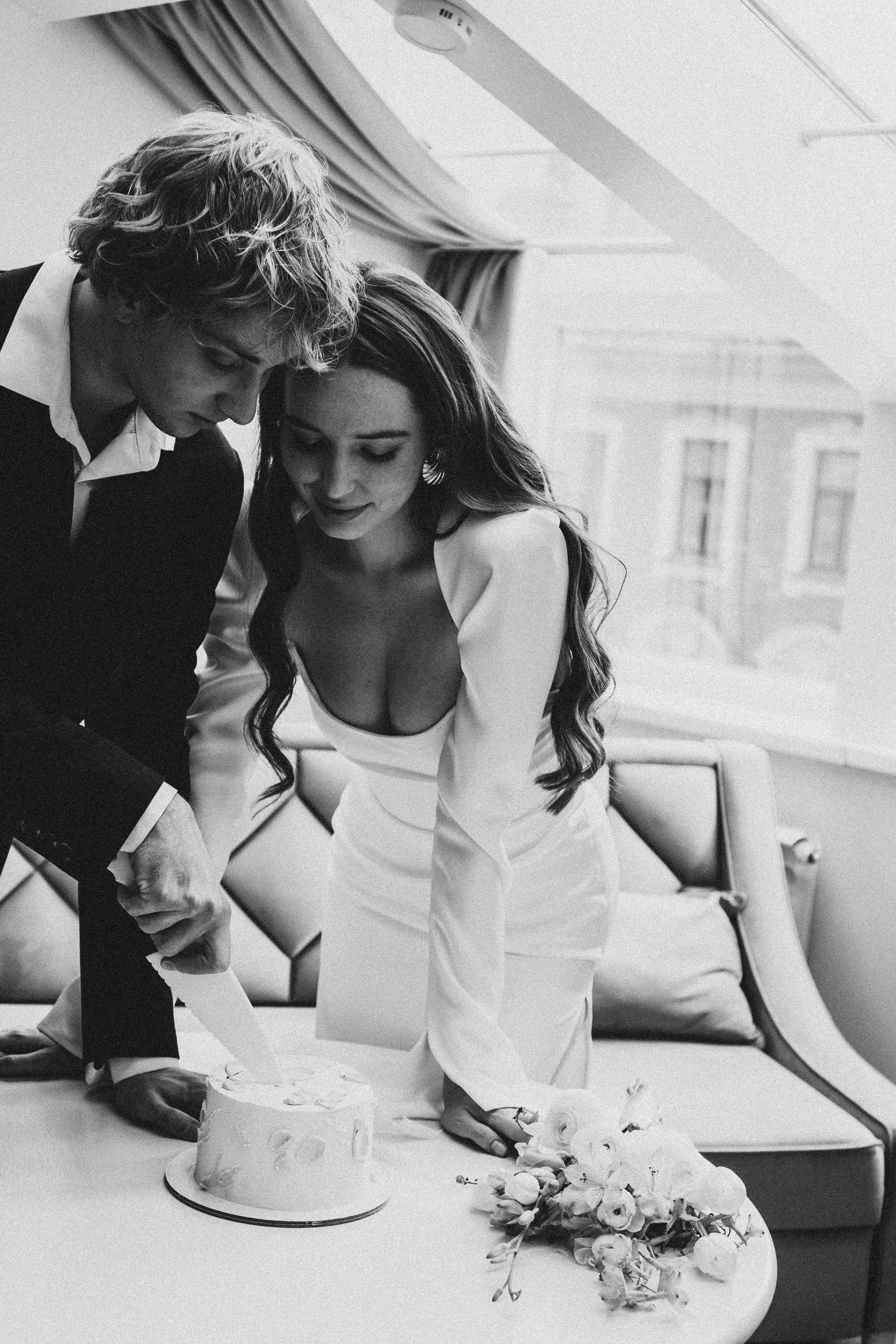 СВАДЕБНАЯ СЬЕМКА В ОТЕЛЕ. СБОРЫ ЖЕНИХА И НЕВЕСТЫ И ТАКЖЕ ТОР И ПОДГОТОВКА К ПРОГУЛКЕ. Профессиональный фотограф, Санкт-Петербург — Виктория Богомолова