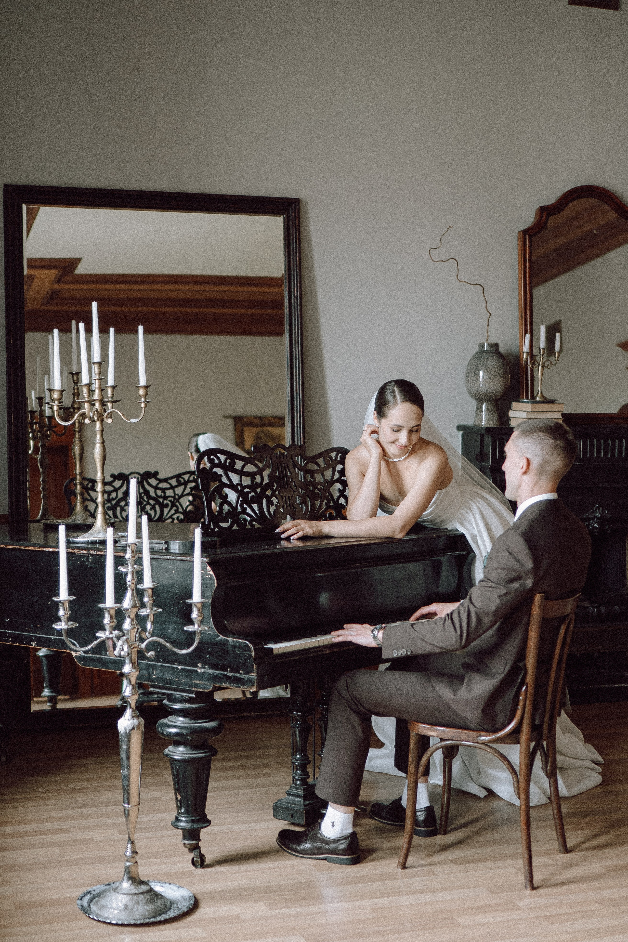 СВАДЕБНАЯ ПРОГУЛКА В САНТК-ПЕТЕРБУРГЕ (ИСАКИЕВСКИЙ СОБОР, ЗИМНЯЯ КАНАВКА, ЭРМИТАЖ И БОЛЬШАЯ МОРСКАЯ УЛИЦА). Профессиональный фотограф, Санкт-Петербург — Виктория Богомолова