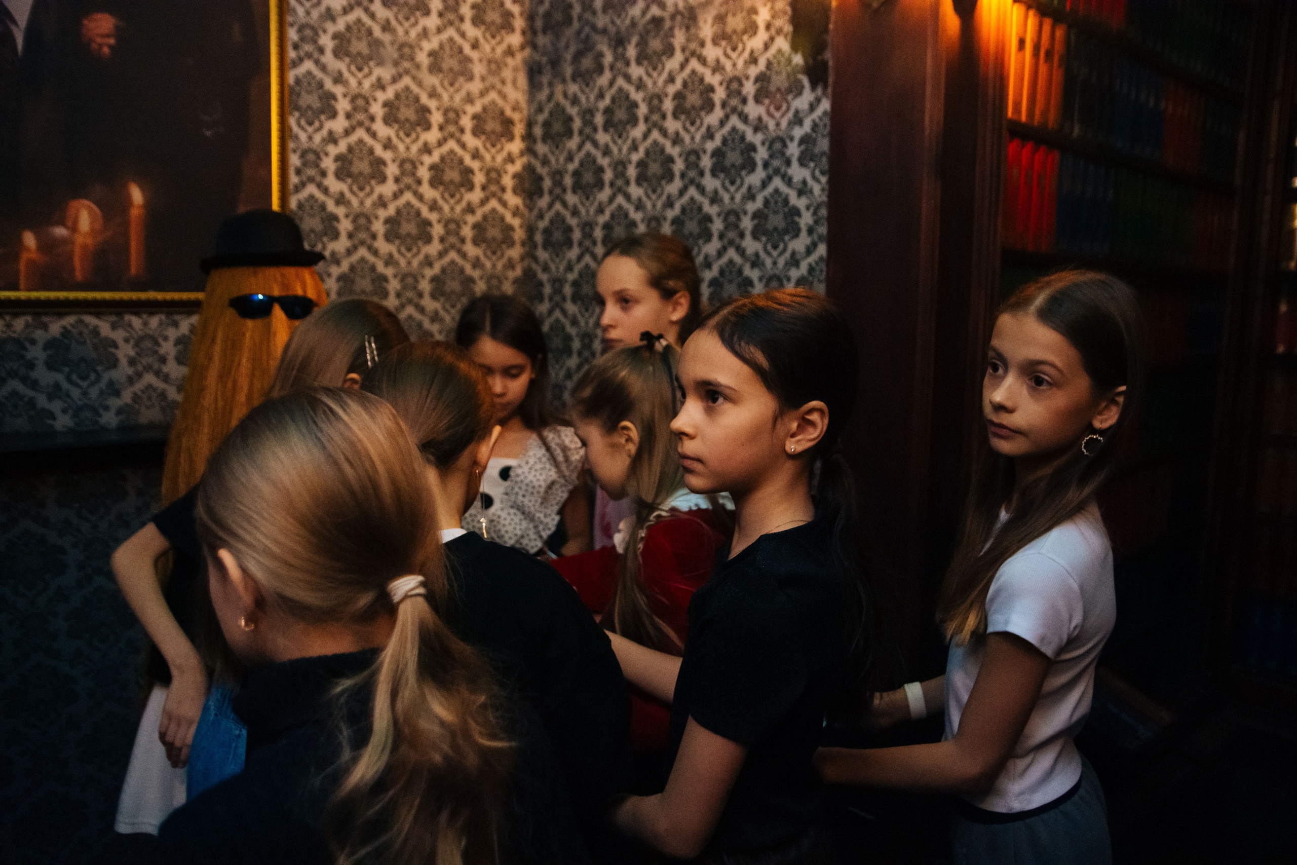 Квест и день рождения в Нелогике. Фотограф в Москве. Индивидуальные и парные съёмки, мероприятия, промо-съёмки для артистов