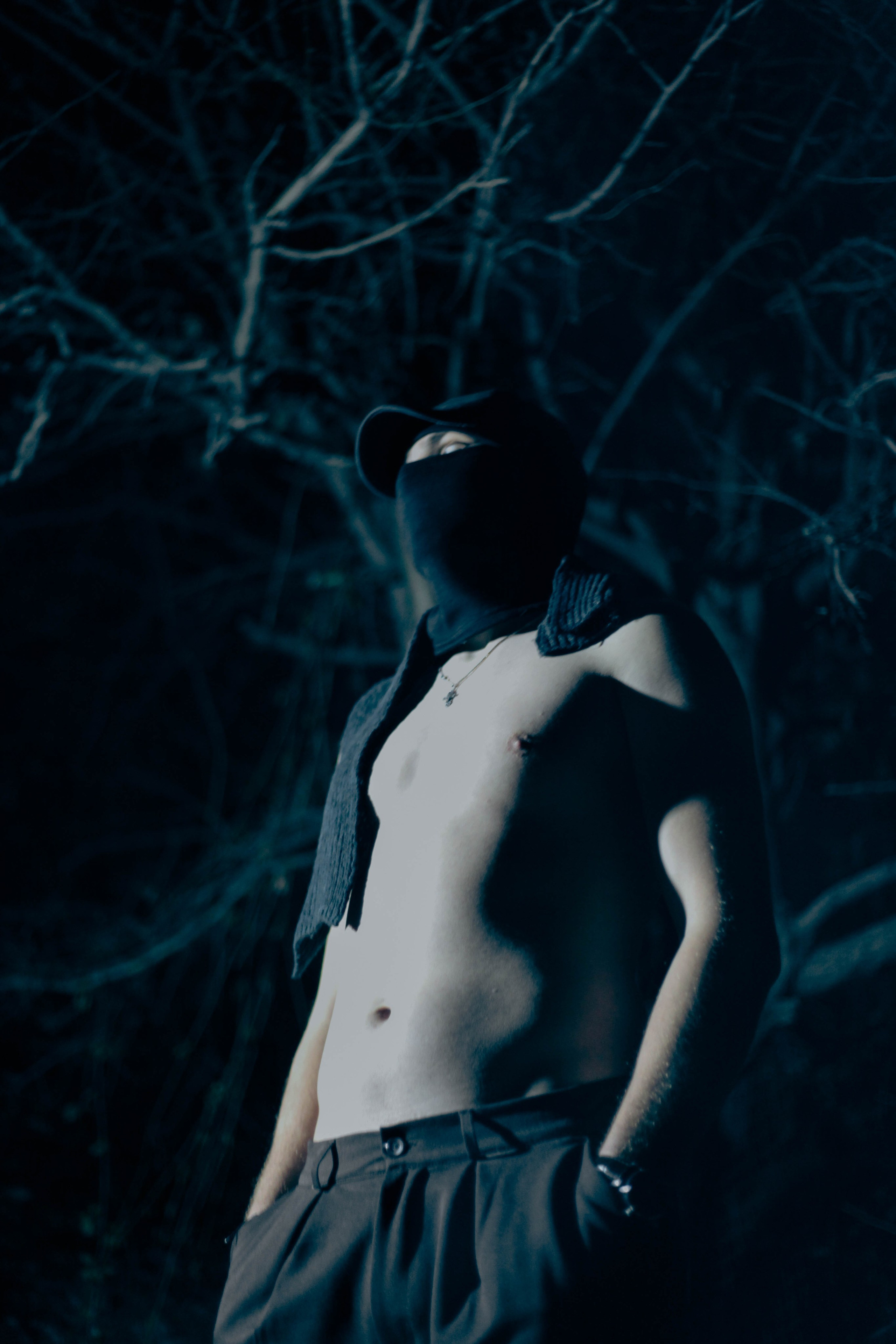 «Затянутая тишина: воспоминания прошлой жизни». Уличный фотограф Города N