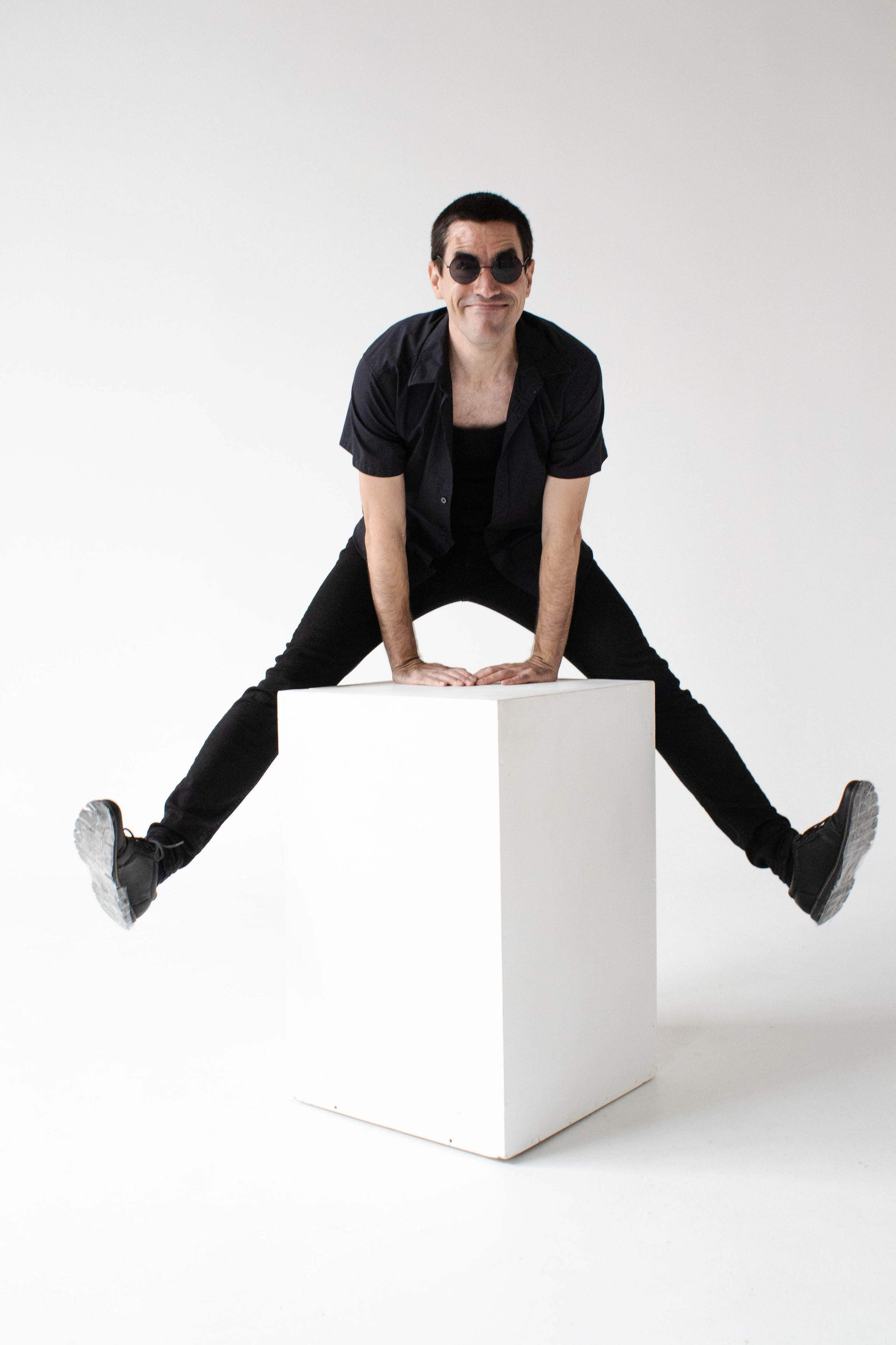 СТУДИЯ. Уличный фотограф Города N