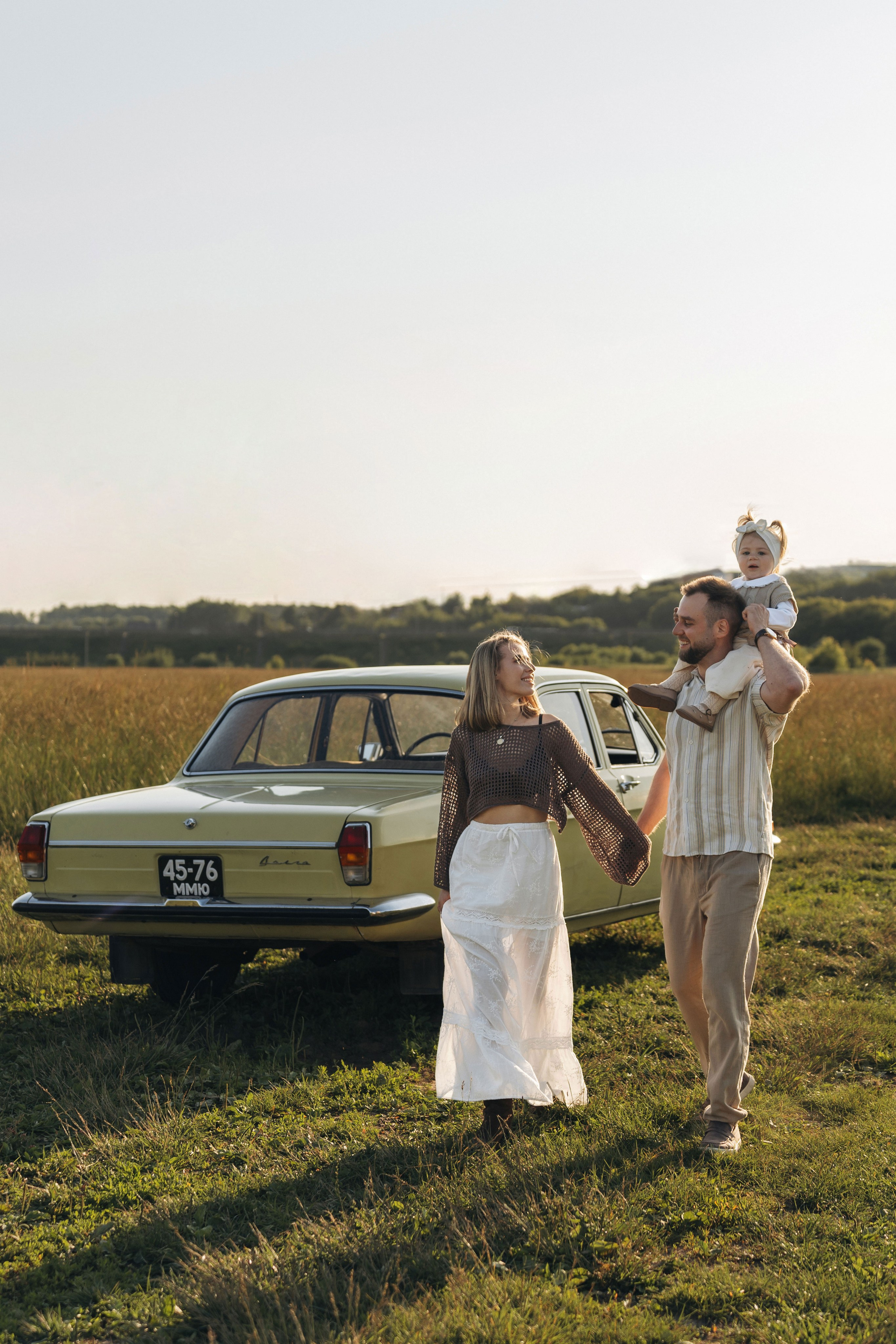 На машине загород. Ваш фотограф Вика Артемова