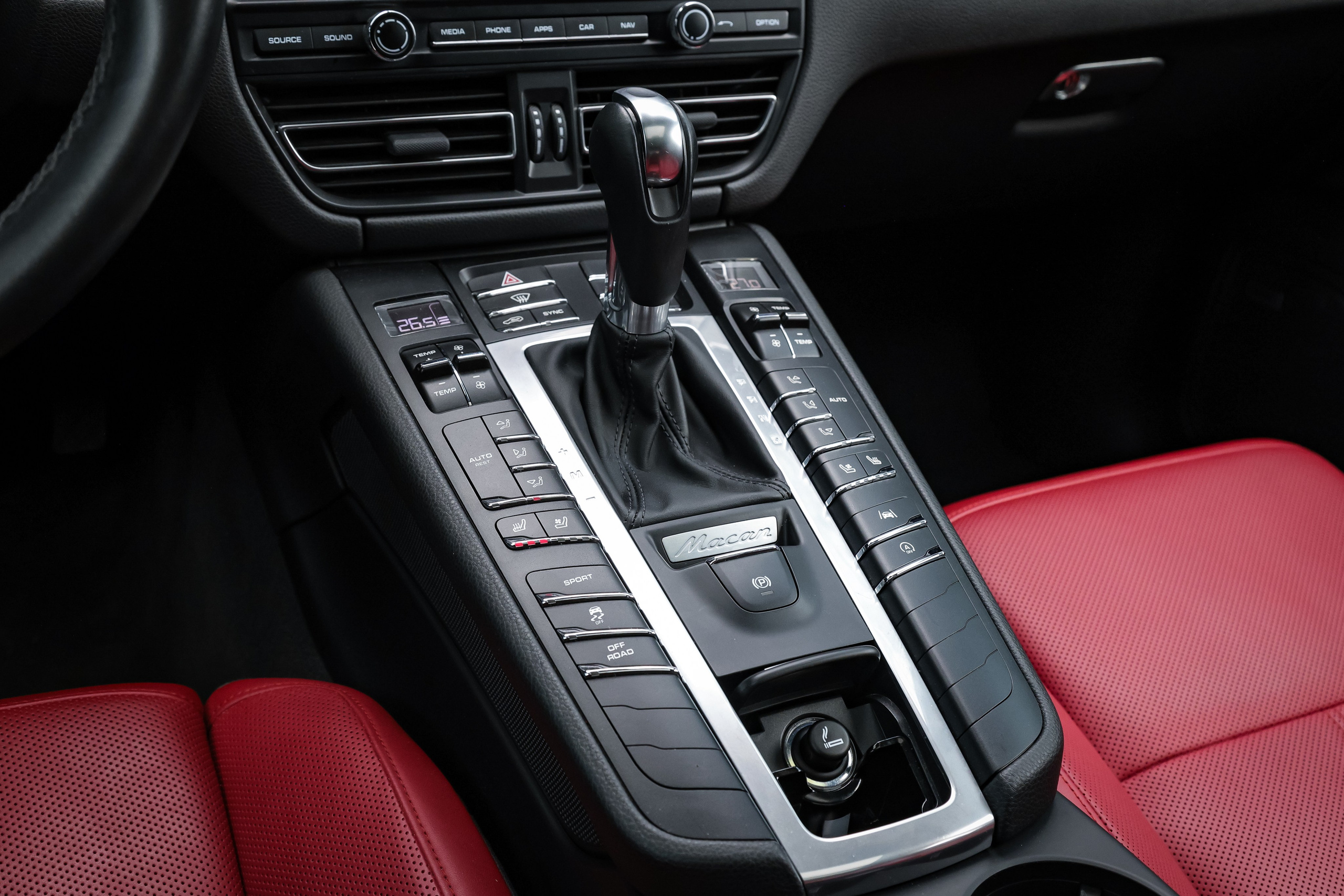 2021 PORSCHE MACAN S. Mixturecaptures