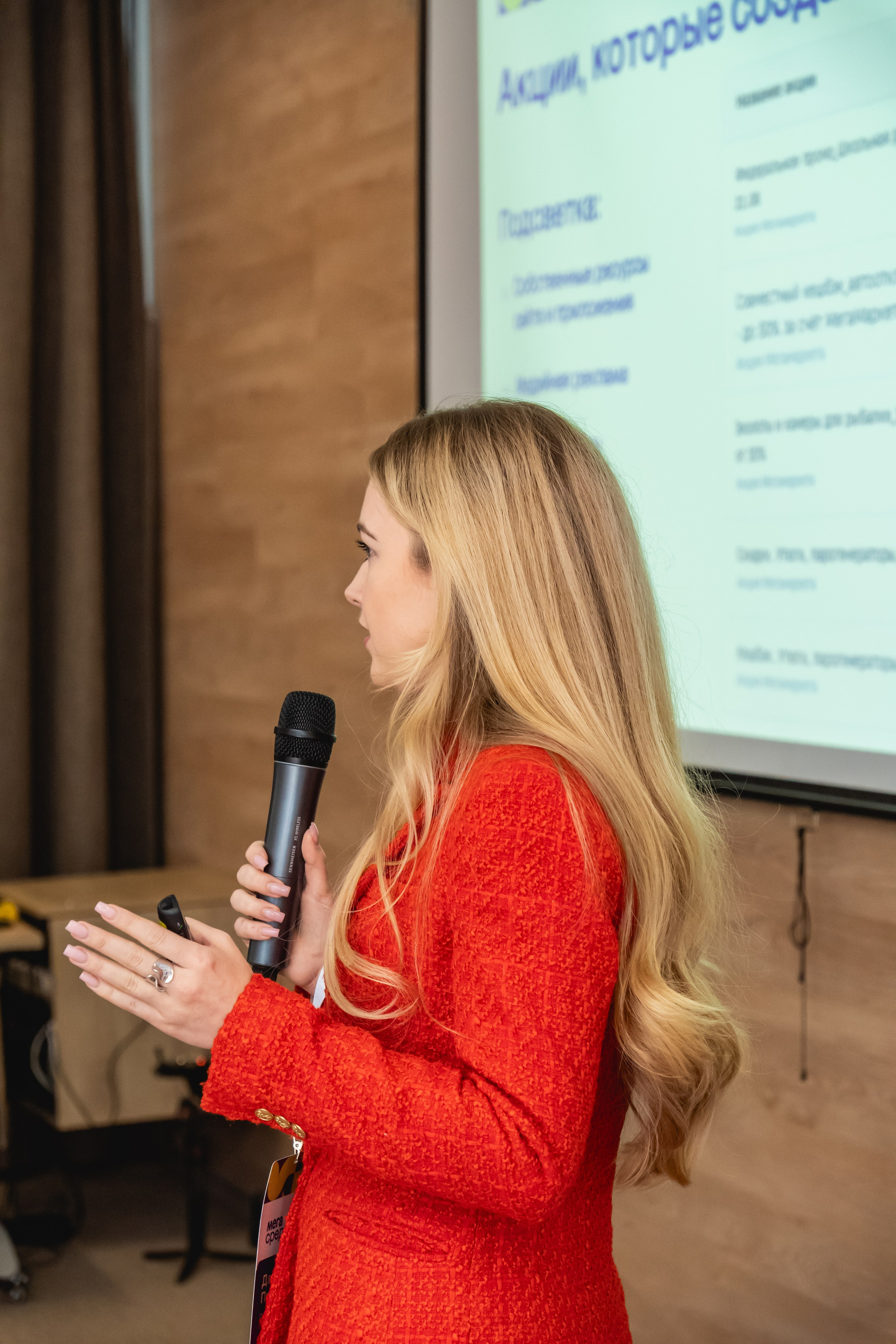 Мегасреда. Занимаюсь профессиональной фотографией и живу рядом с Байкалом. Работаю в разных жанрах