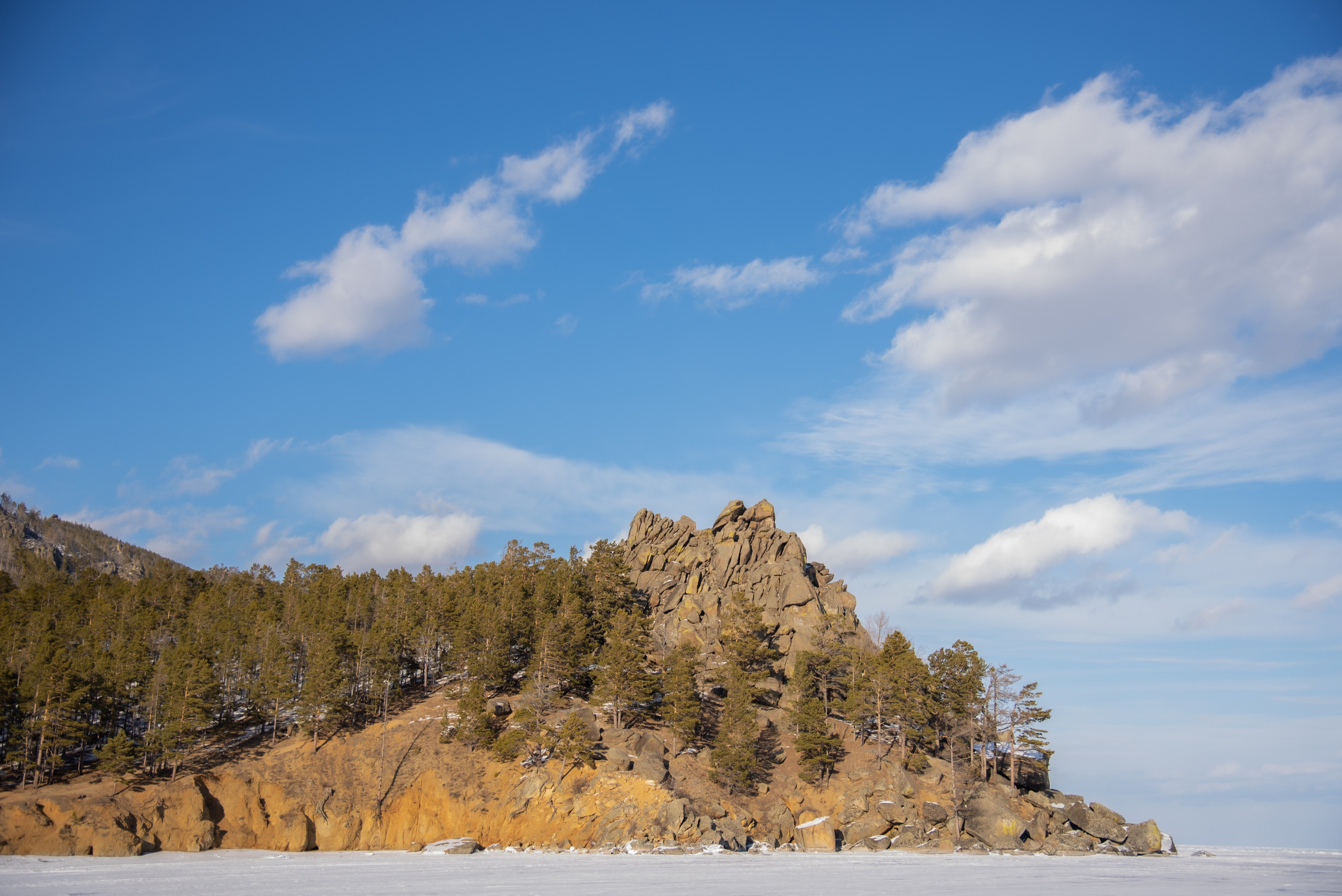 Большое Голоустное. Байкал. Занимаюсь профессиональной фотографией и живу рядом с Байкалом. Работаю в разных жанрах
