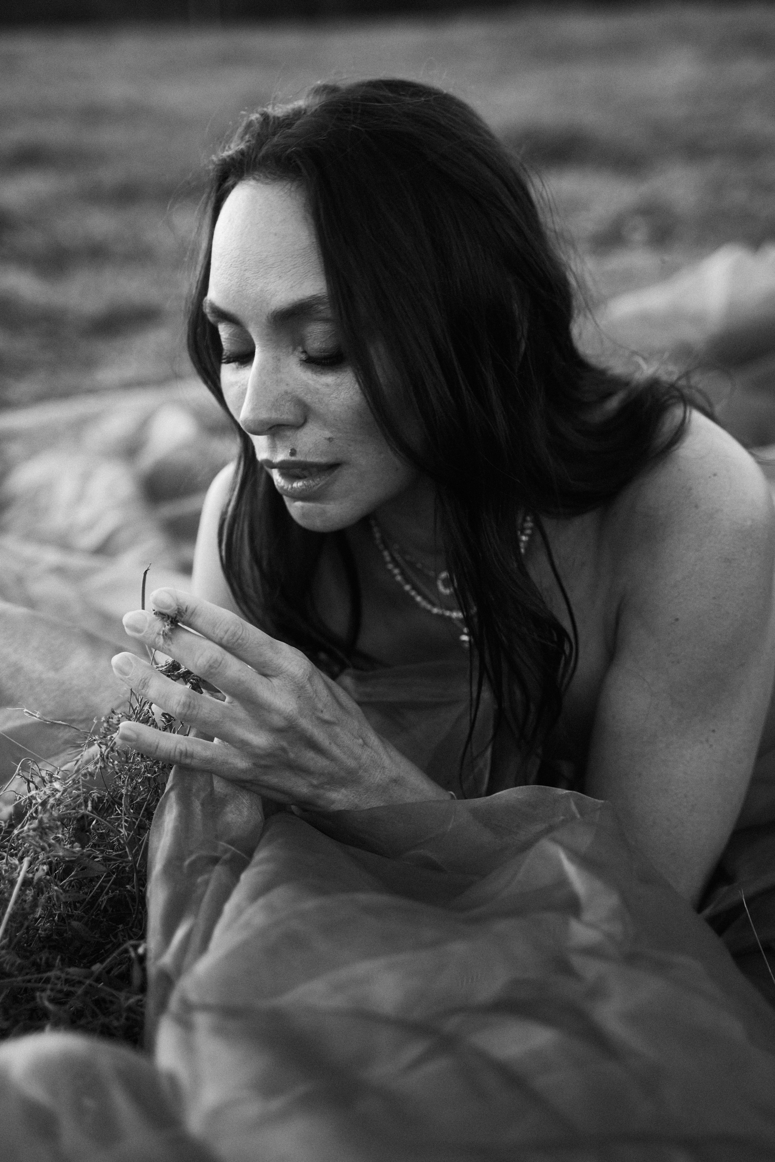 Eleonora in field. Главная