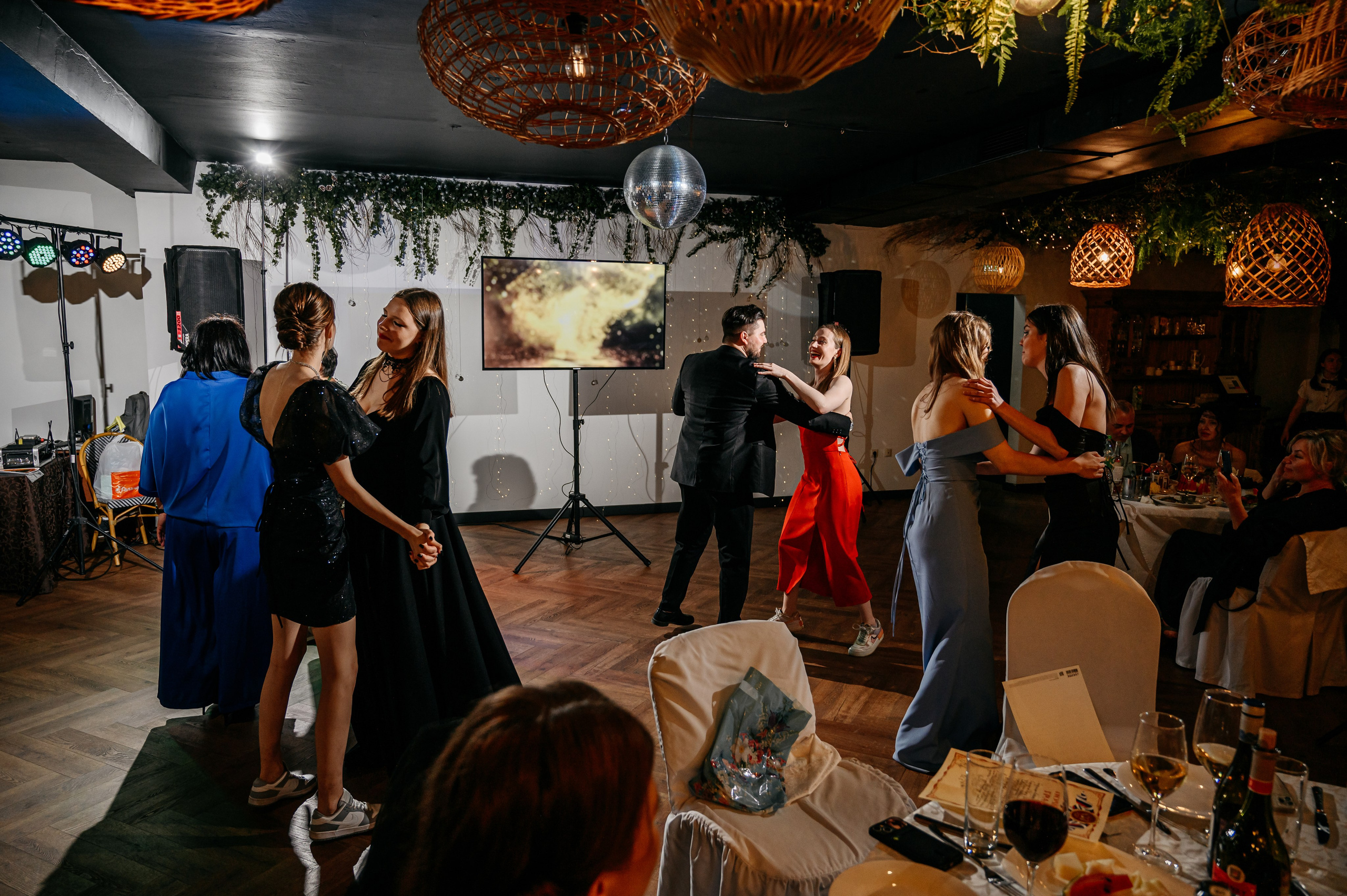 Выпускной Школа № 7. Фотограф Владивосток. Игорь Кирсанов