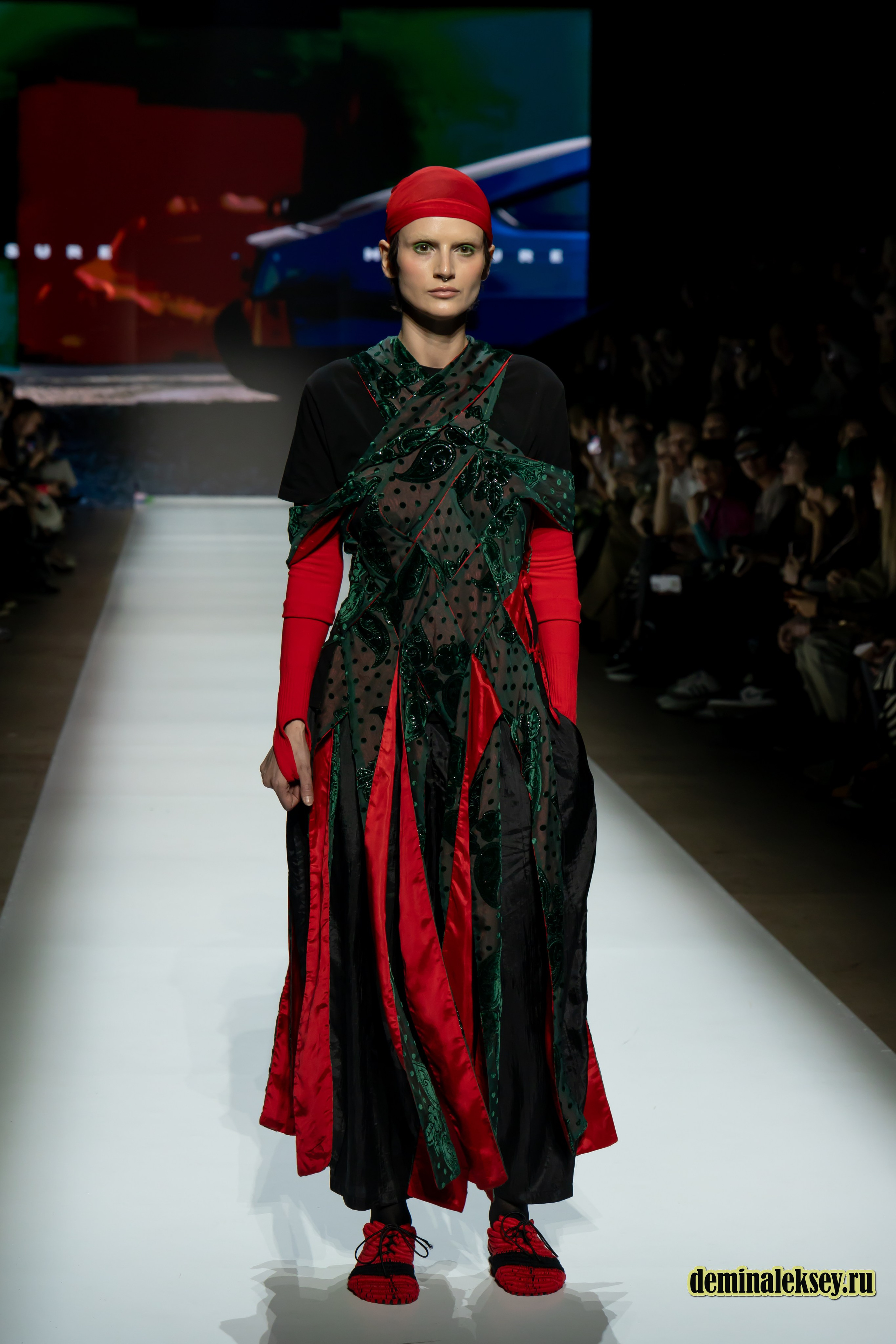 Московская неделя моды 2024 4 октября дизайнер Measure Махачкала. Репортажный, семейный и студийный фотограф в Москве Демин Алексей
