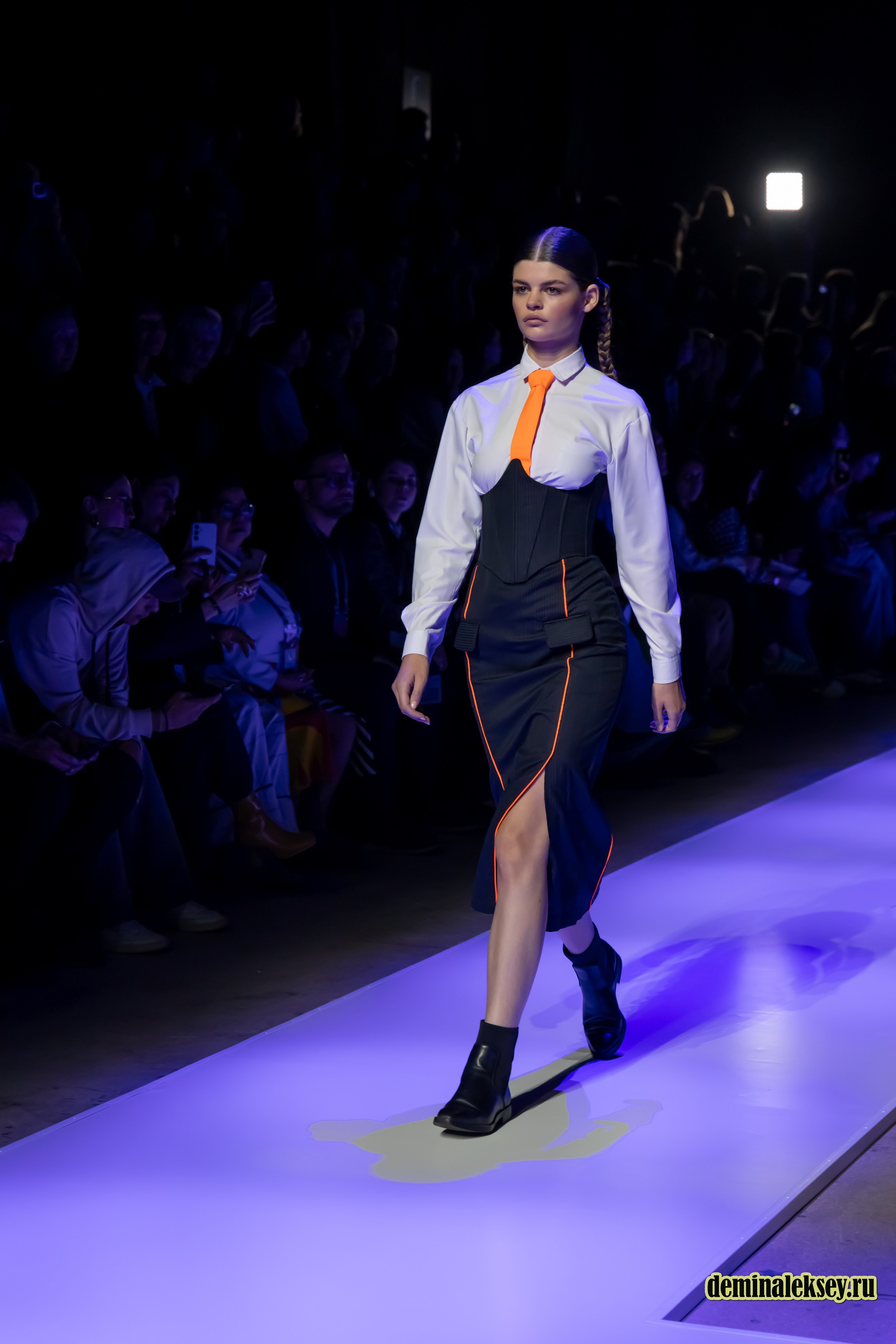 Московская неделя моды 2024 4 октября дизайнер RAEGITAZORO Индонезия. Репортажный, семейный и студийный фотограф в Москве Демин Алексей