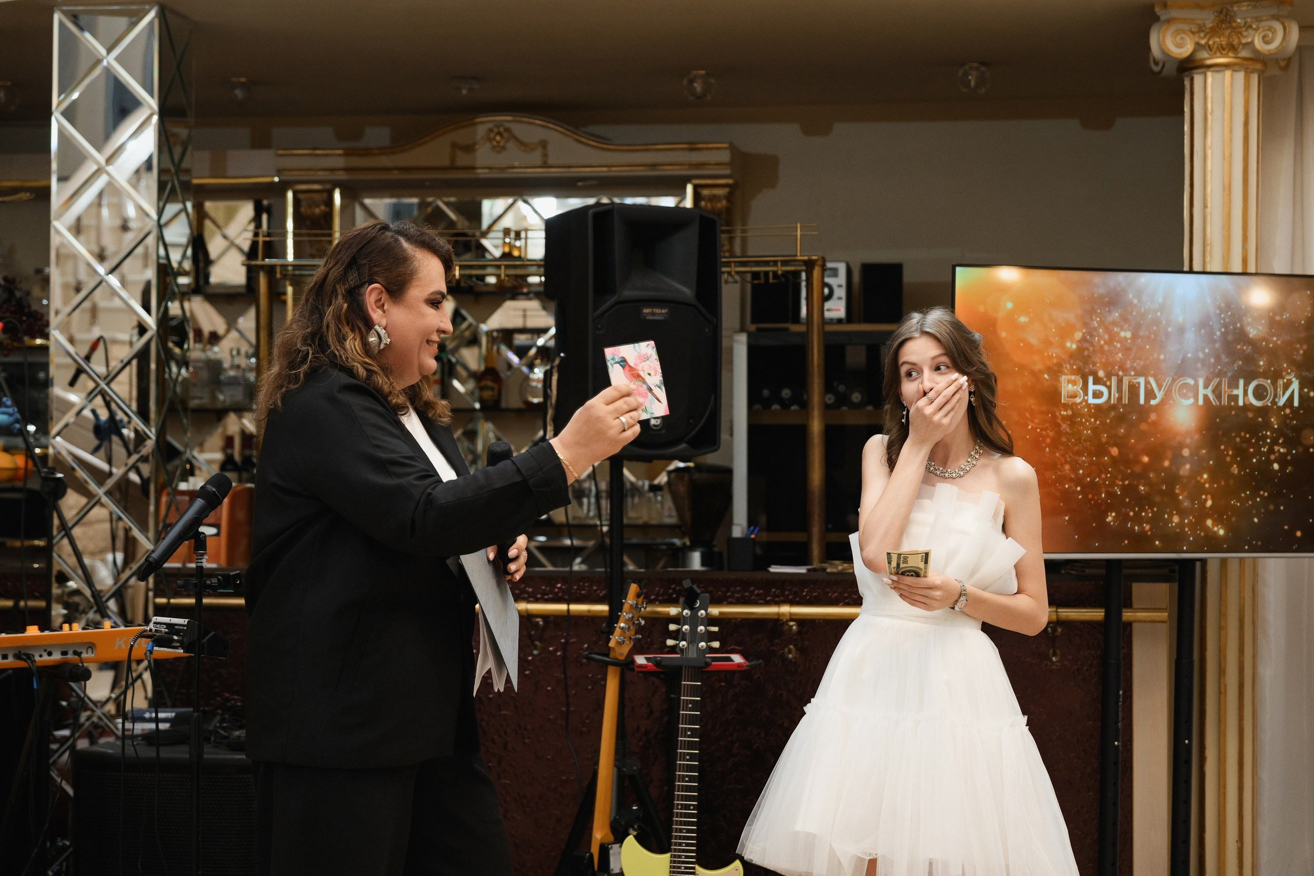 Фотосъемка выпускного в Петропавловске-Камчатском, Выпускная фотосессия в Петропавловске-Камчатском, Яркие эмоции и памятные моменты выпускного вечера в Петропавловске-Камчатском, Профессиональная съемка выпускного в Петропавловске-Камчатском, Стоимость фотосъемки выпускного в Петропавловске-Камчатском.  