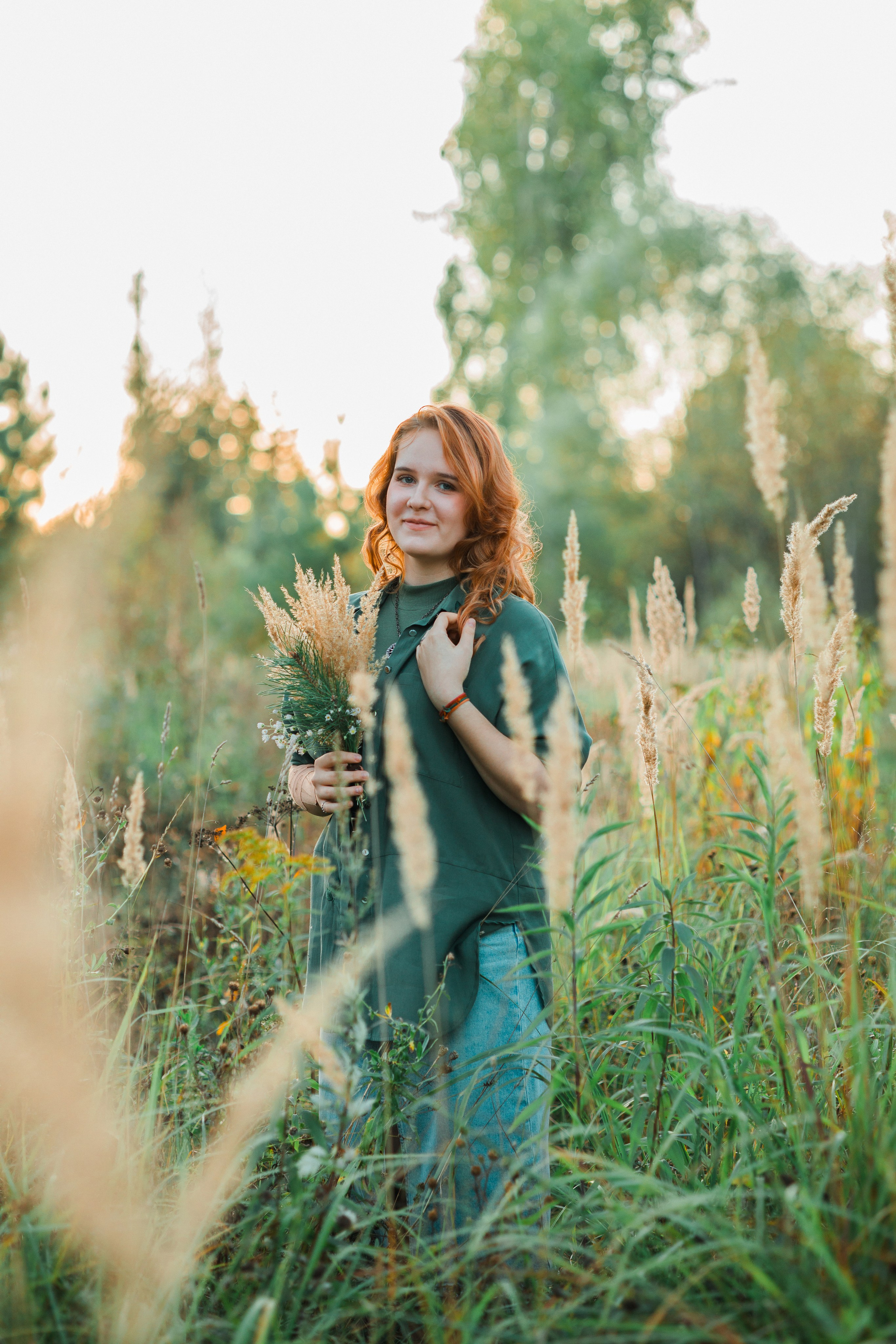 Осенняя фотосессия для выпускных альбомов 11 классов в Тарусе 2025 год. Выпускные альбомы в Серпухове