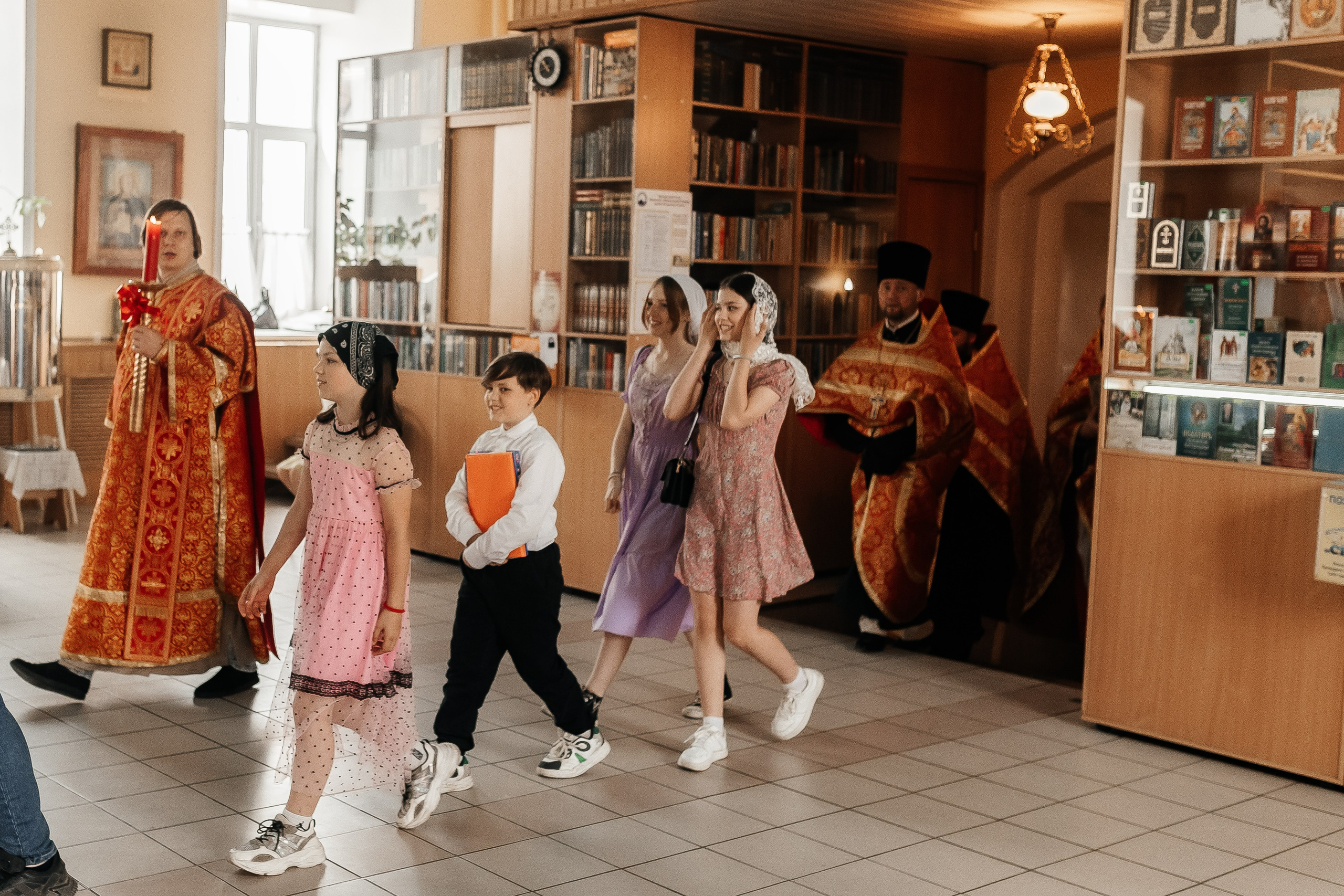 Крестный ход в храме. Съемка Таинств Крещения Венчания, детские и семейные съемки в Пензе