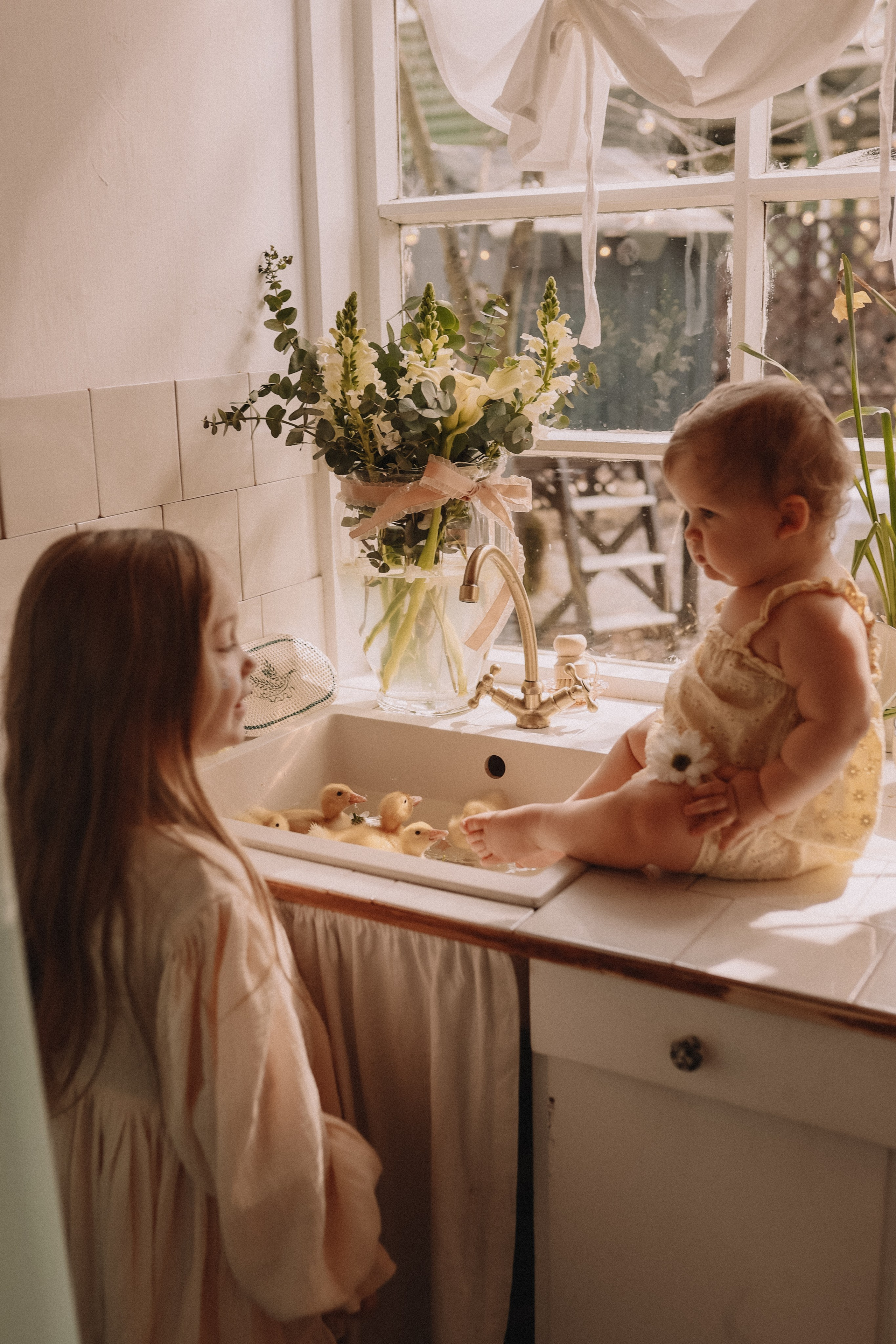 Ева Николь и утята. Елена Гореликова фотограф в Москве