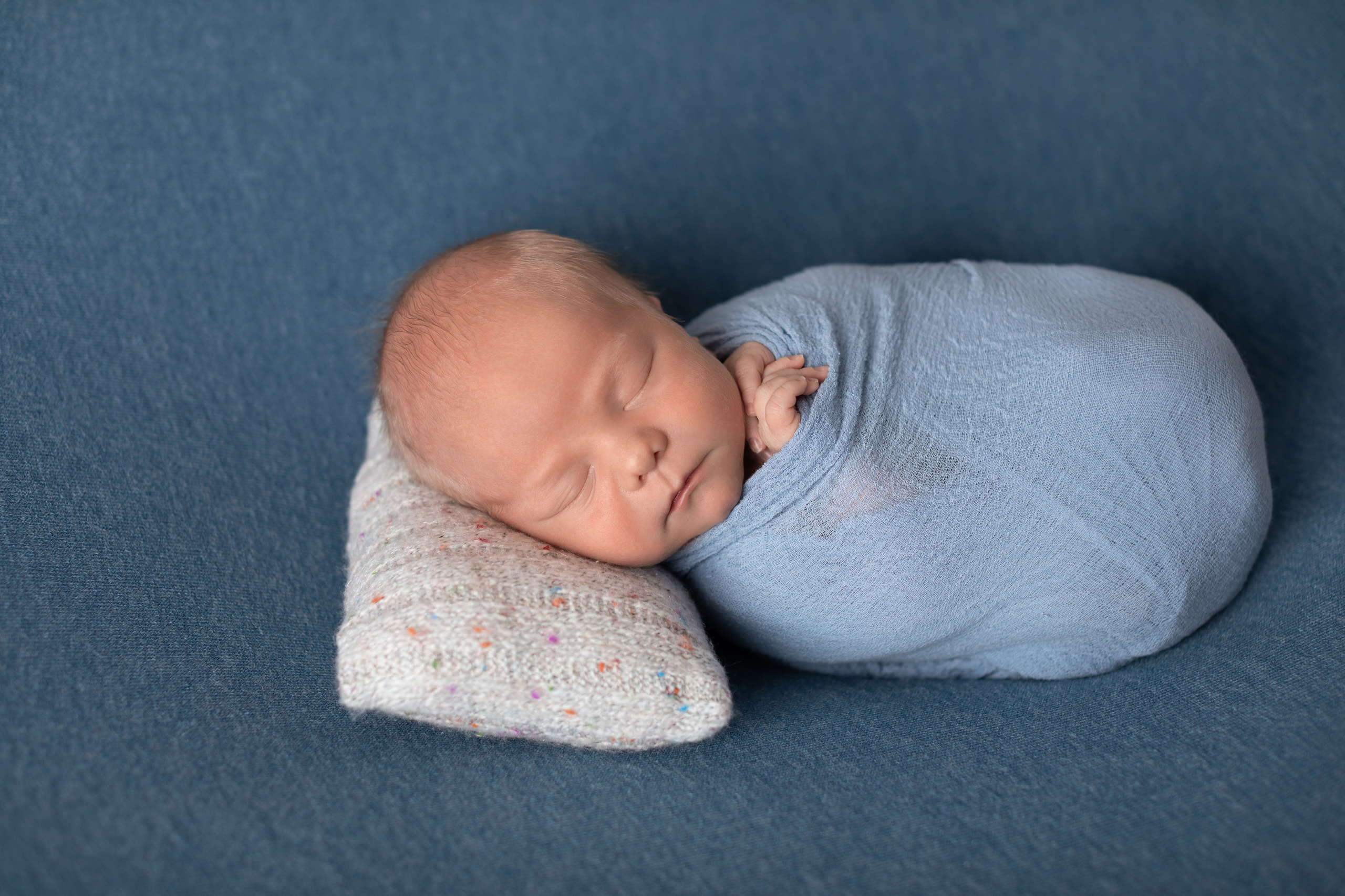 PH @bestmoments_newborn. Retoucher Aleksmokh