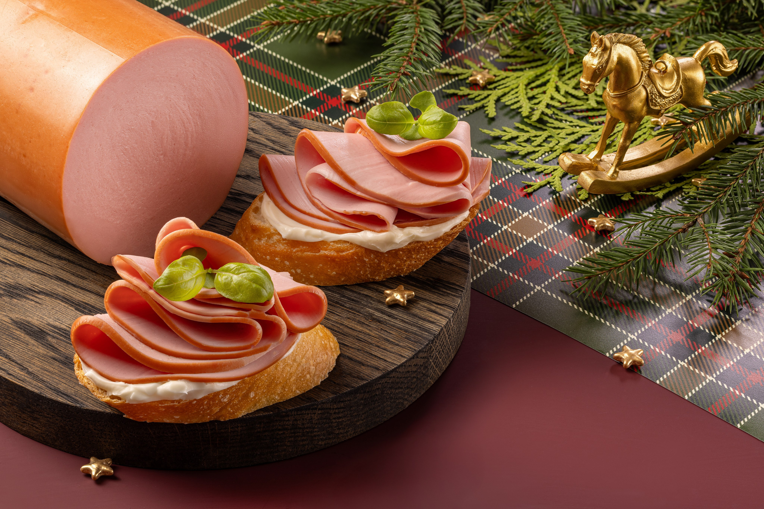 Новогоднее оформление для сети магазинов «Раменский Деликатес». Юлия Космо — фуд-фотограф, предметный стилист, Москва