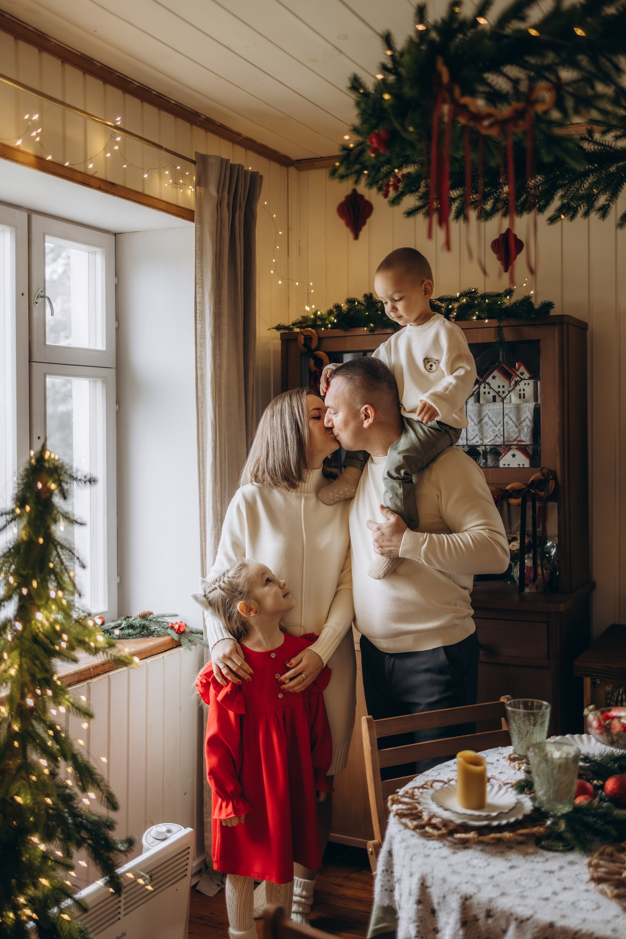 Семейная студийная фотосъемка (13.12.2025 г.)г. Малоярославец (Калужская обл.). Надежда Стар семейный и церковный фотограф в Жукове и Калужской области