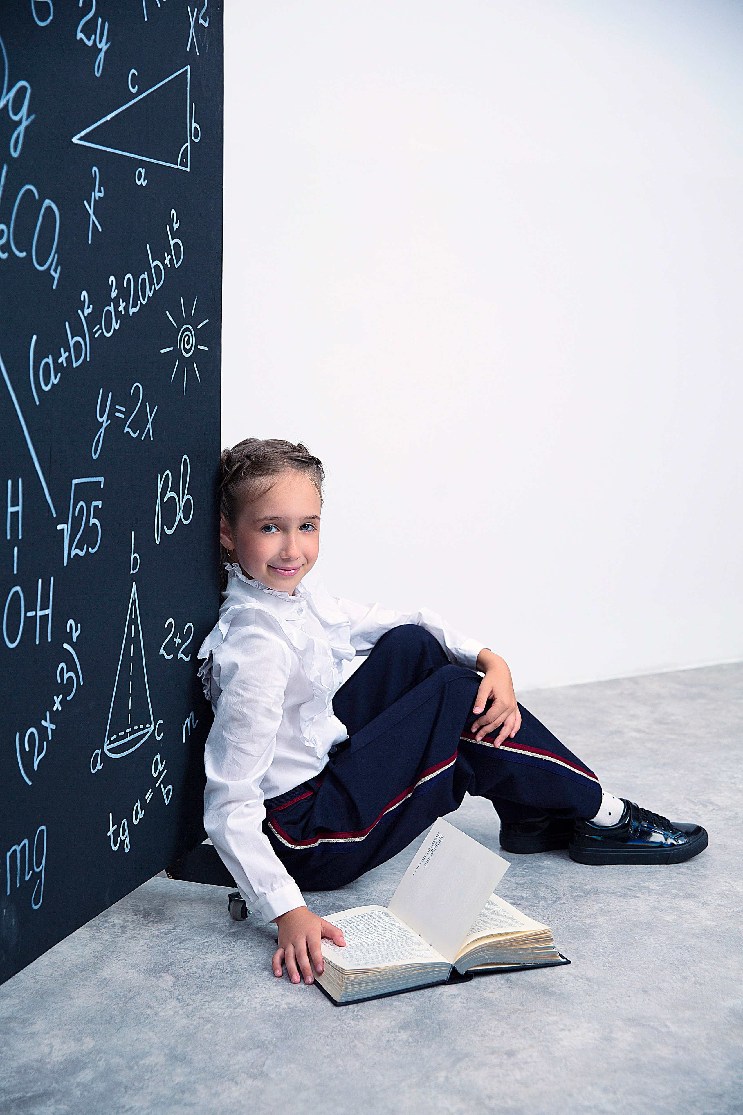 Индивидуальные фотосессии школьников. Детский школьный фотограф в Кемерово Зиновьева Екатерина