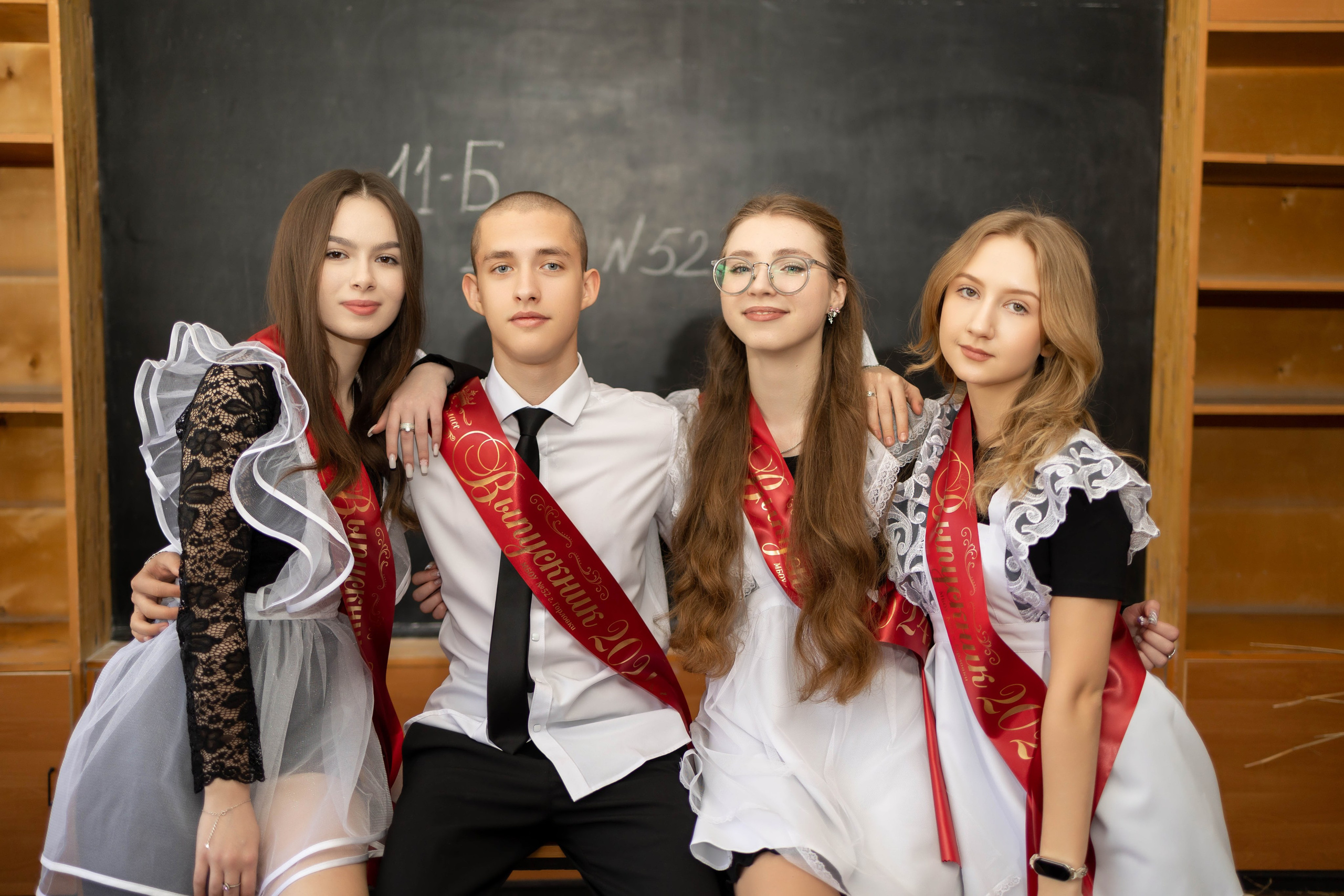 Школа № 52. 11 класс. Фотограф Донецк. Горловка. ДНР. Севастополь