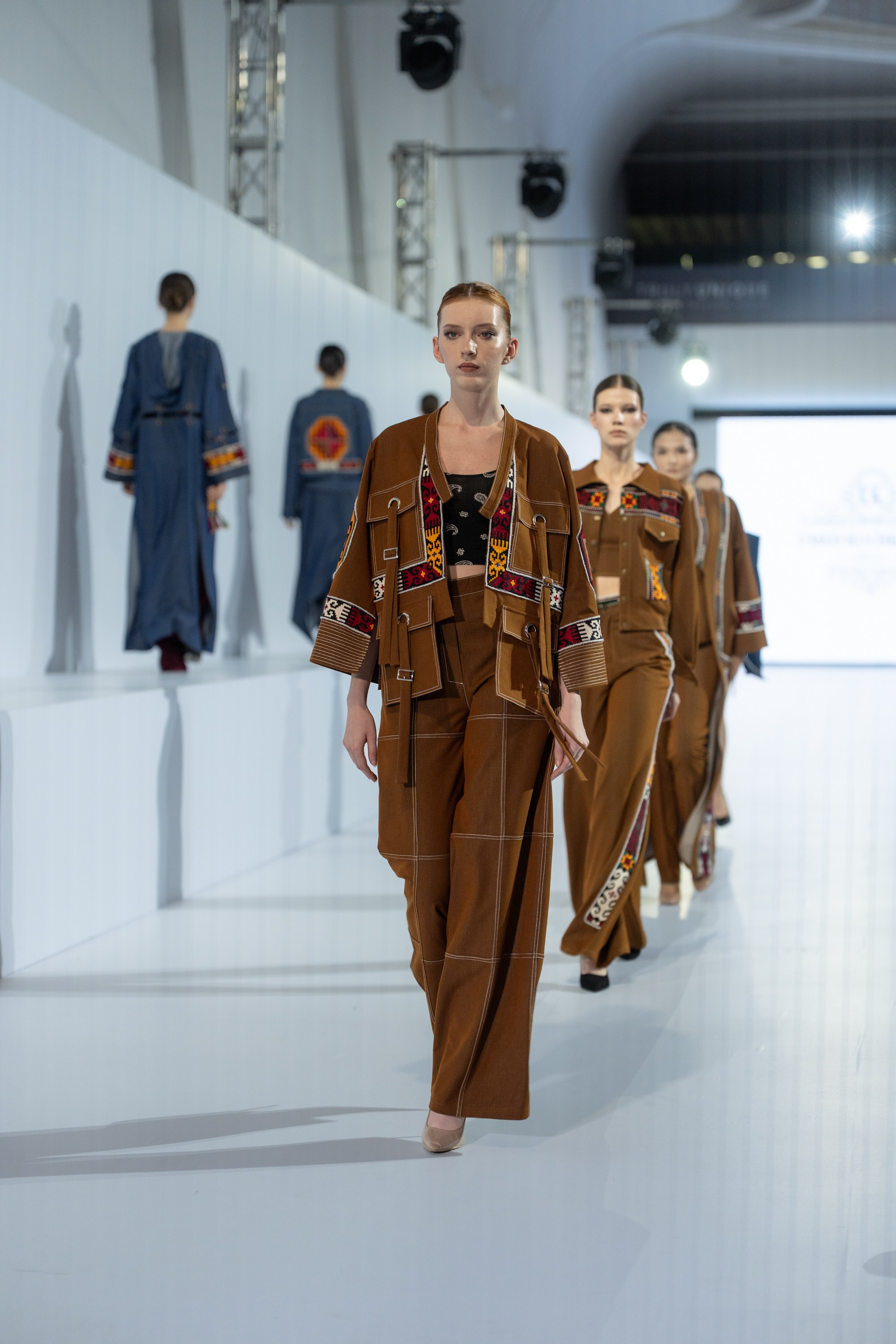 Umed Kuchkaliev. Сайт Алматинского НЮ АРТ, будуар и фэшн фотографа Дениса Карпенко