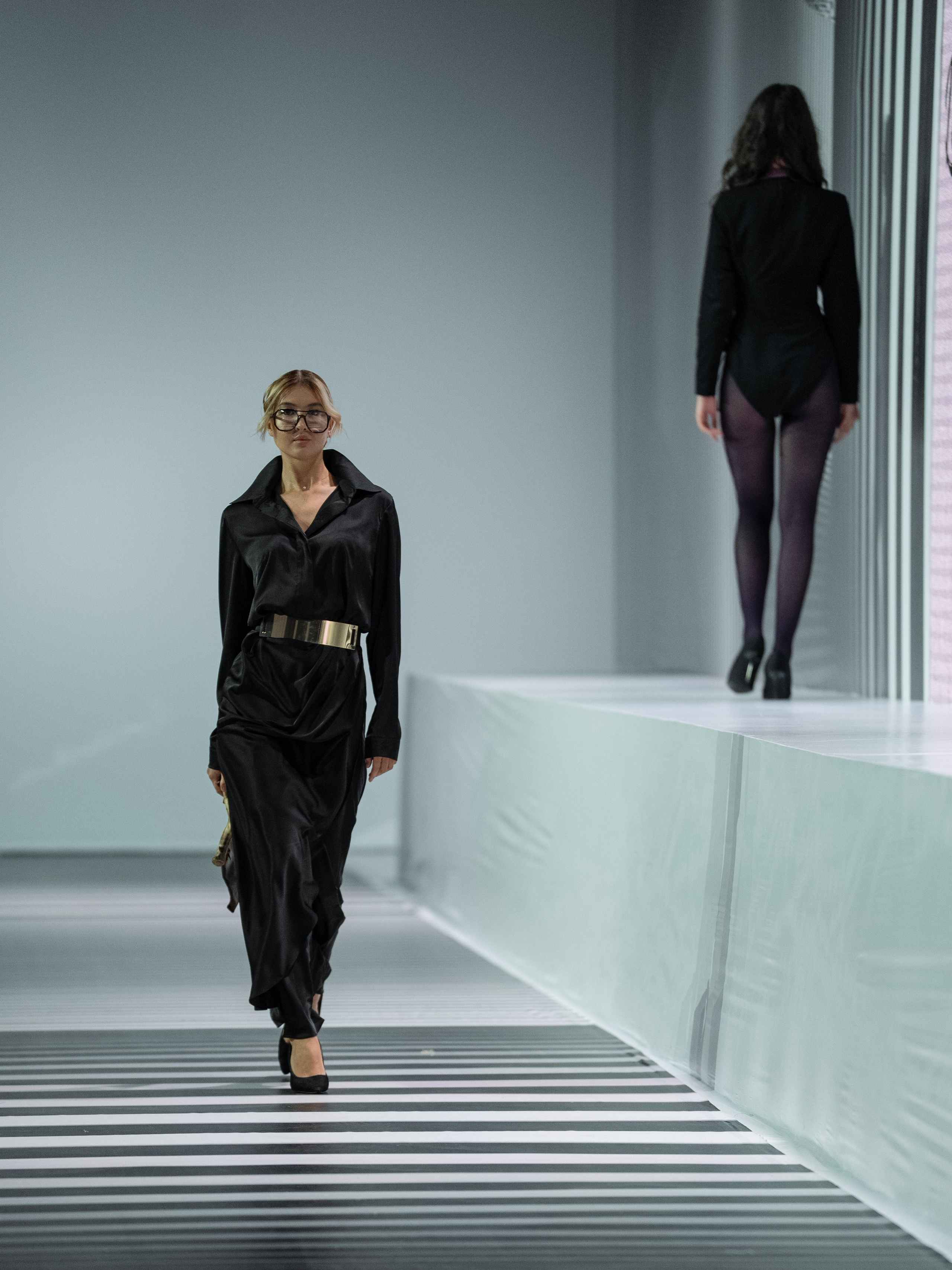 Designer LEILA KHANUM. Сайт Алматинского НЮ АРТ, будуар и фэшн фотографа Дениса Карпенко