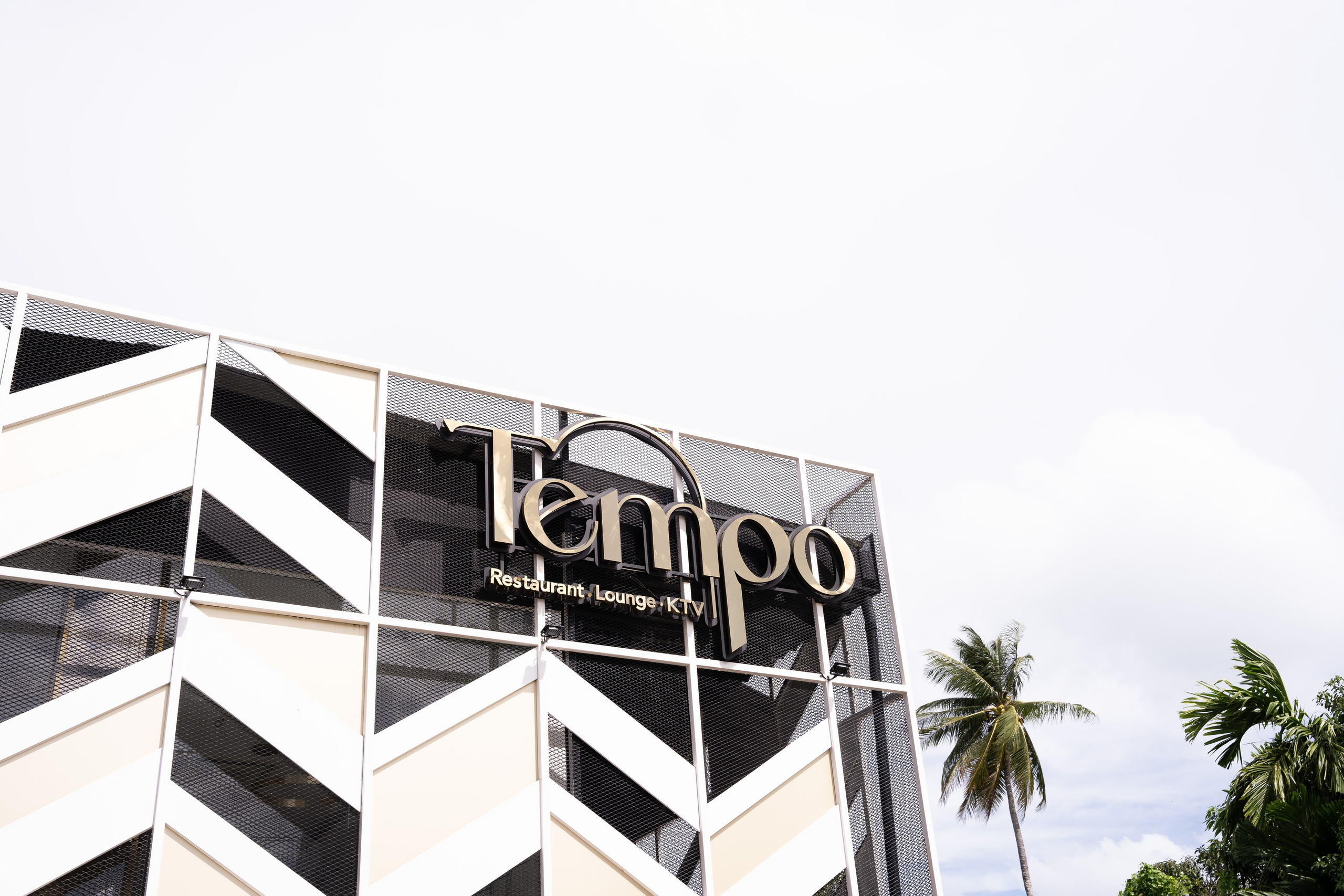 TEMPO KARAOKE. Brand designer | photographer | model
