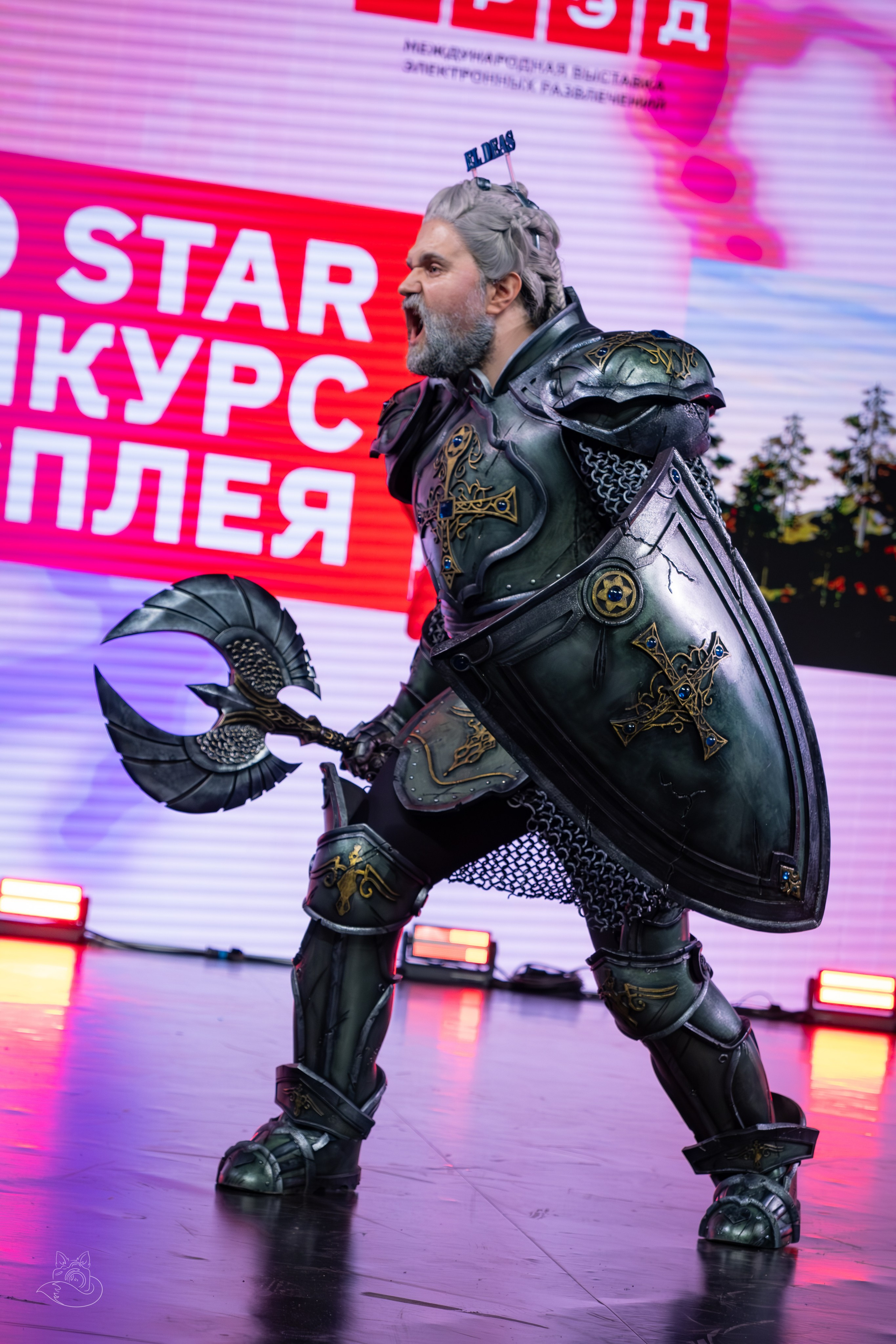 Сцена РЭД ЭКСПО 2024. Косплей фотограф