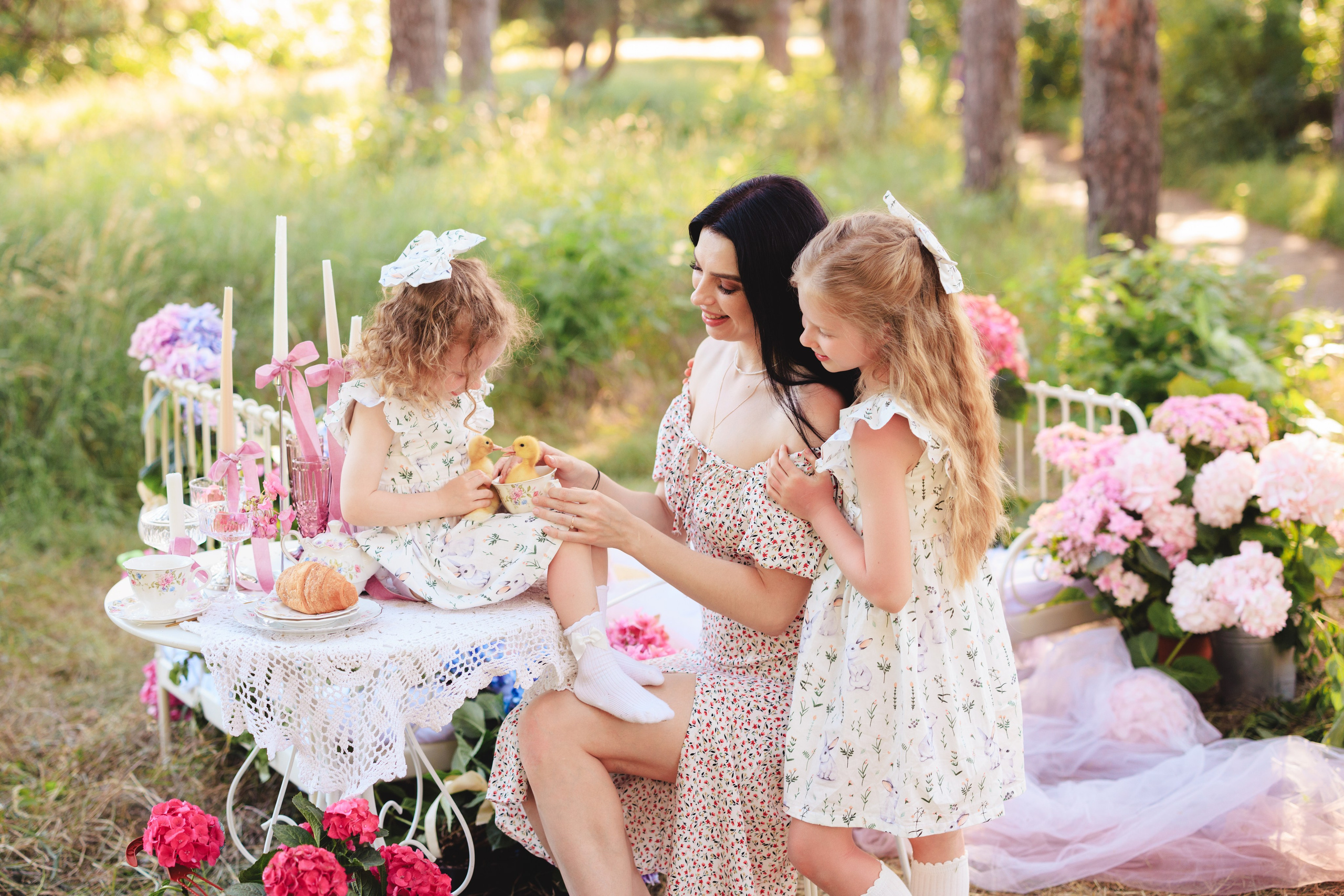 Цветочная кровать с кроликами. Семейный и детский фотограф в Краснодаре Анна Трашкова