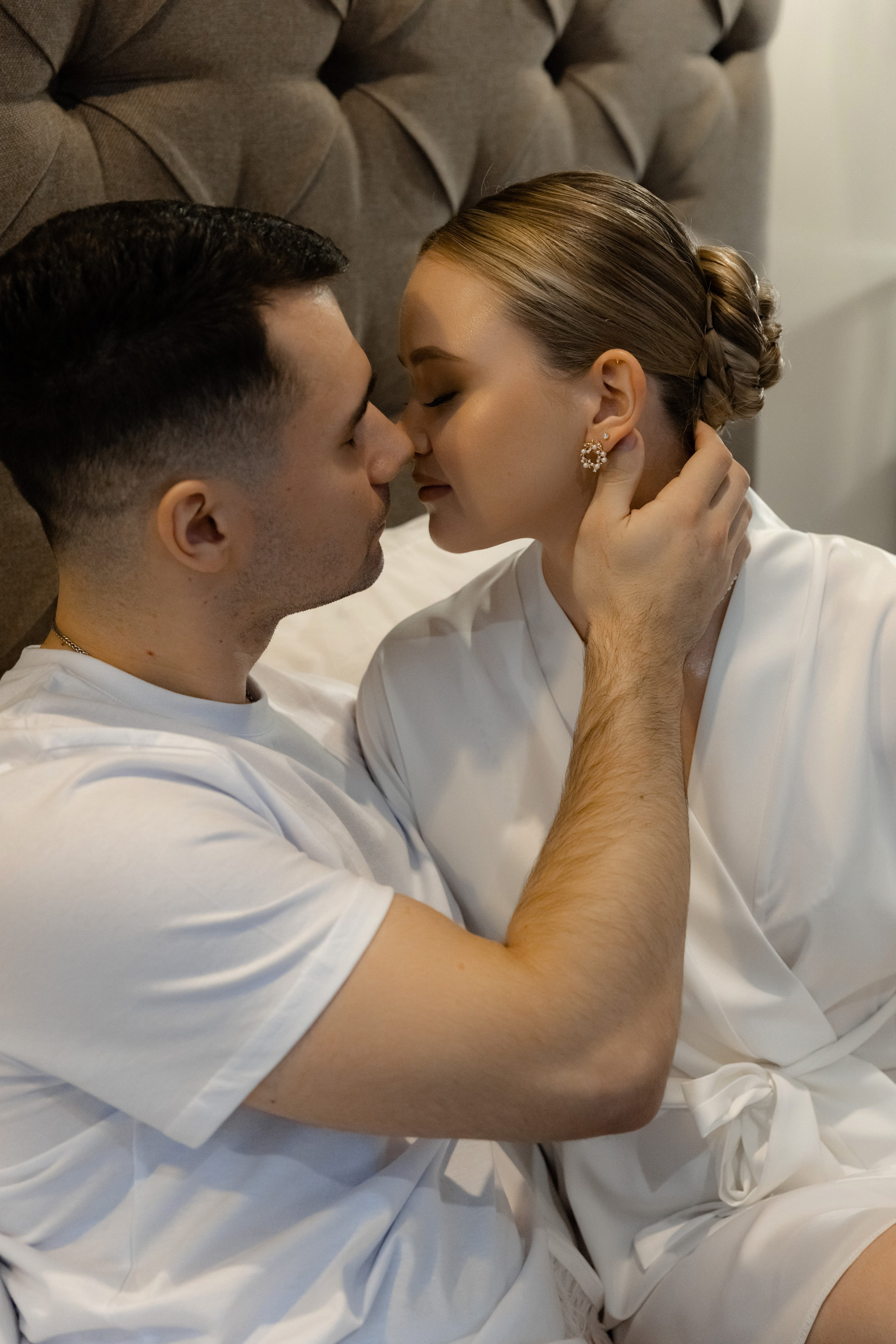 Свадебная фотосессия в отеле Чайковский г. Калининград. Свадебный фотограф Калининград