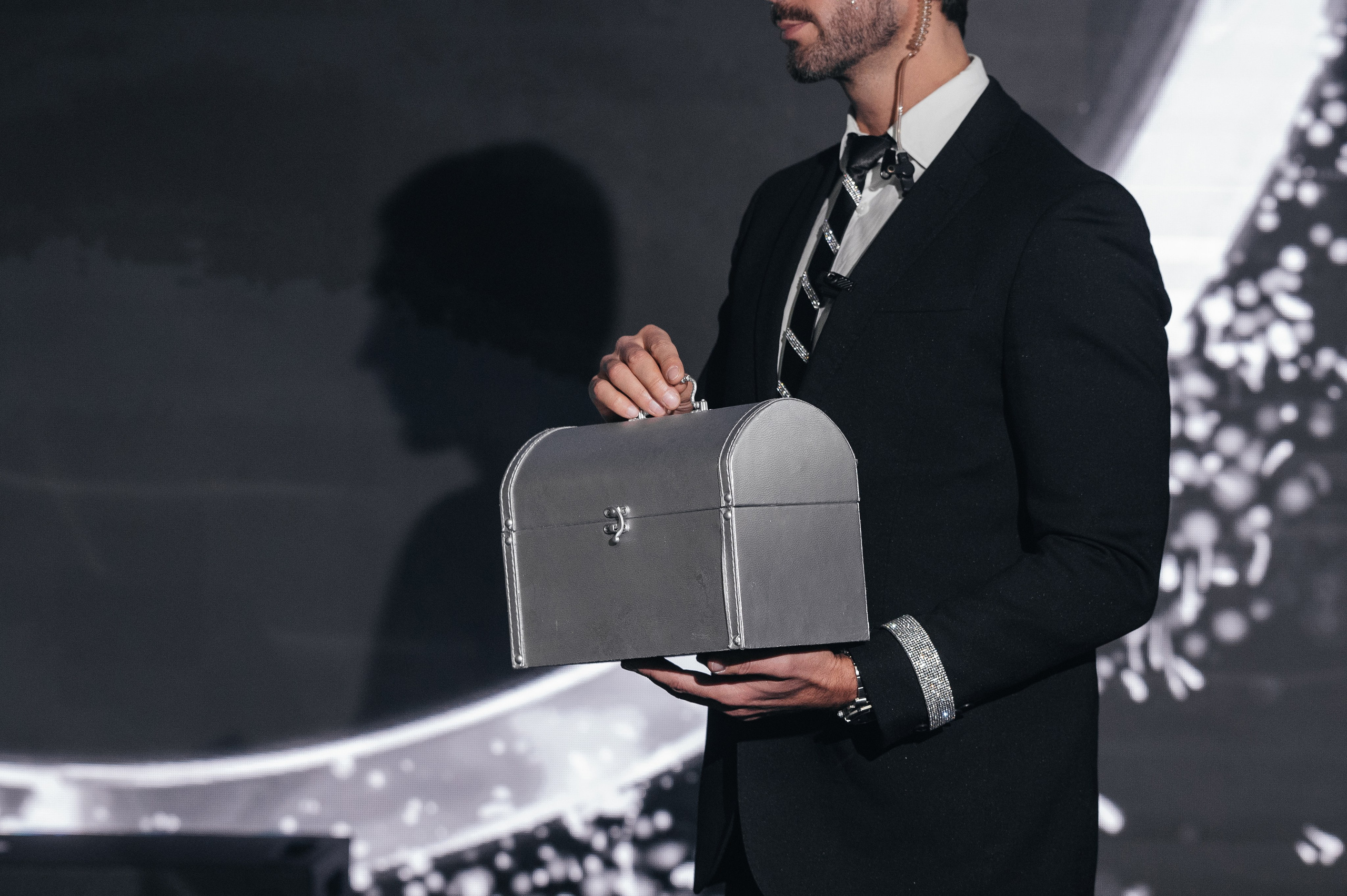 SECRET SHOW. Wedding photographer in Moscow and around the world Andrey Medvednikov