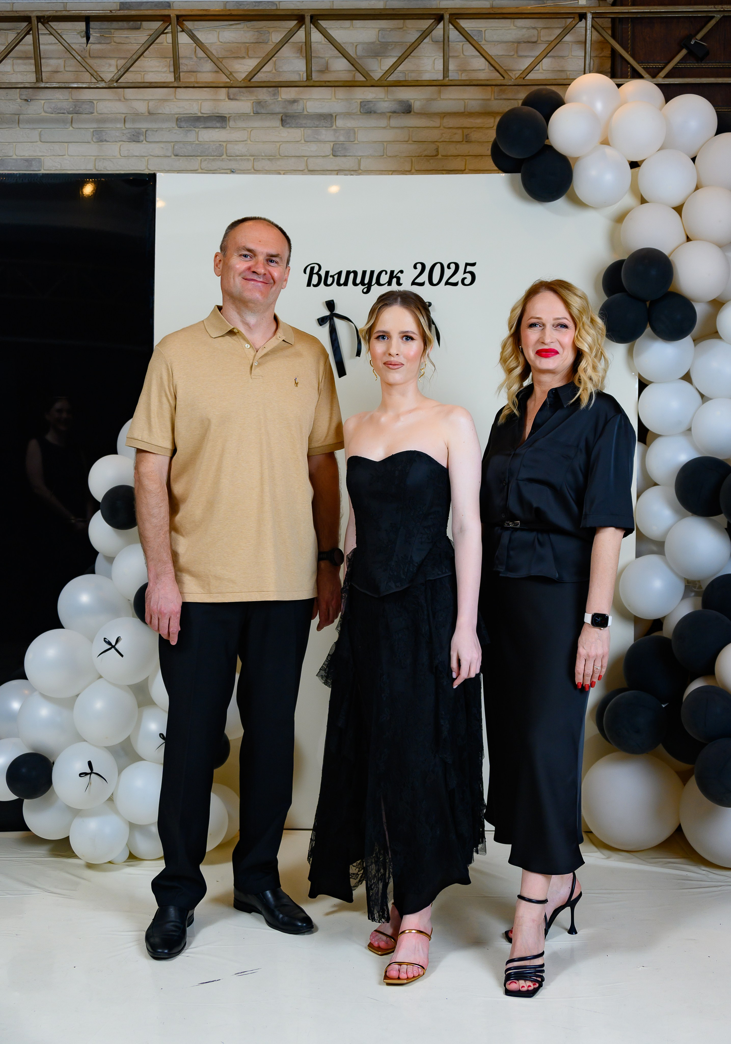 Выпускной 2025 11 кл. Семейный и детский фотограф в Новороссийске Лебедева Елена