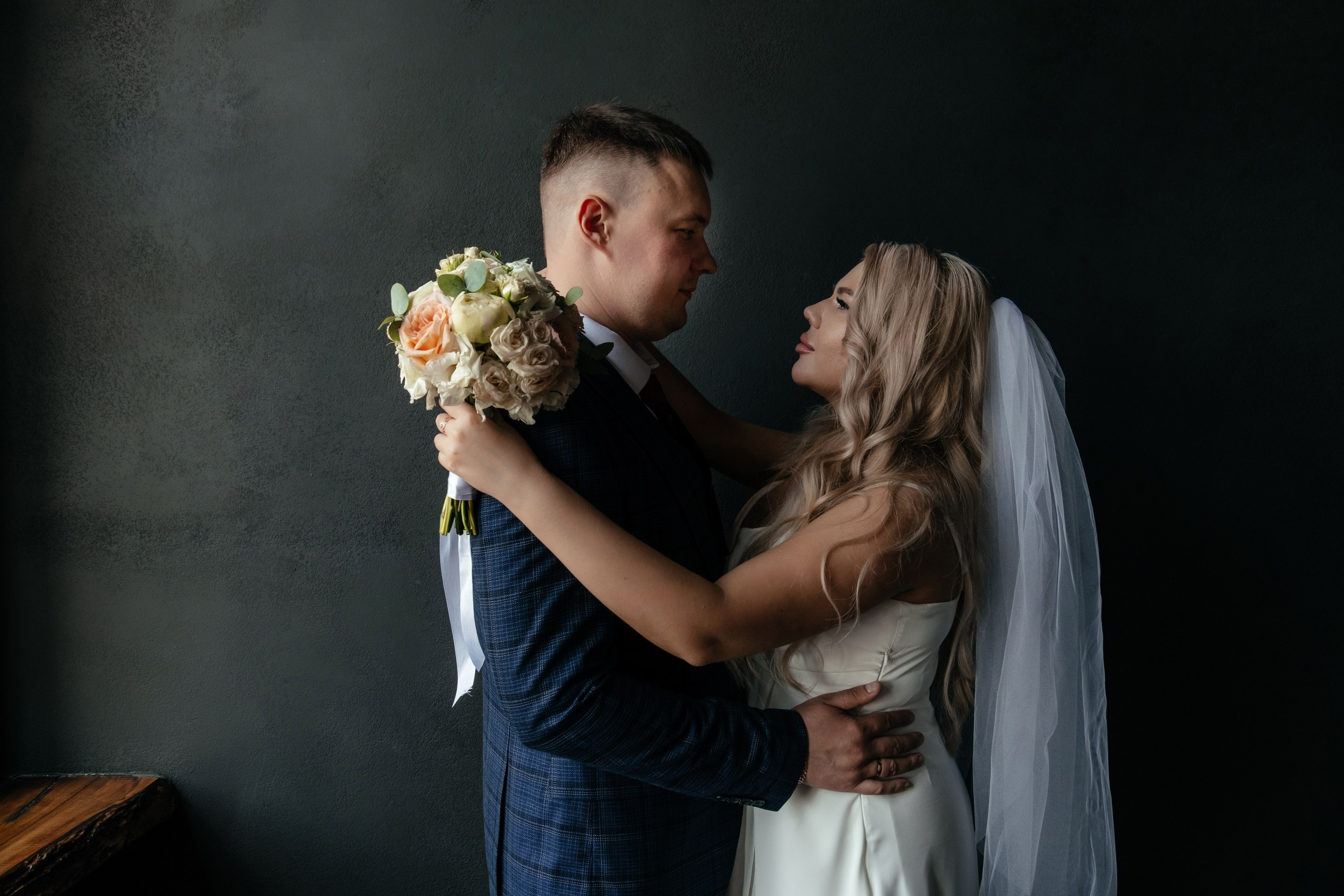 Фотограф на свадьбу в Екатеринбурге — трогательные и стильные свадебные фото | Анна Кораблик. Свадебный фотограф в Екатеринбурге — заказ профессиональной фотосесии, все виды фотосъемки