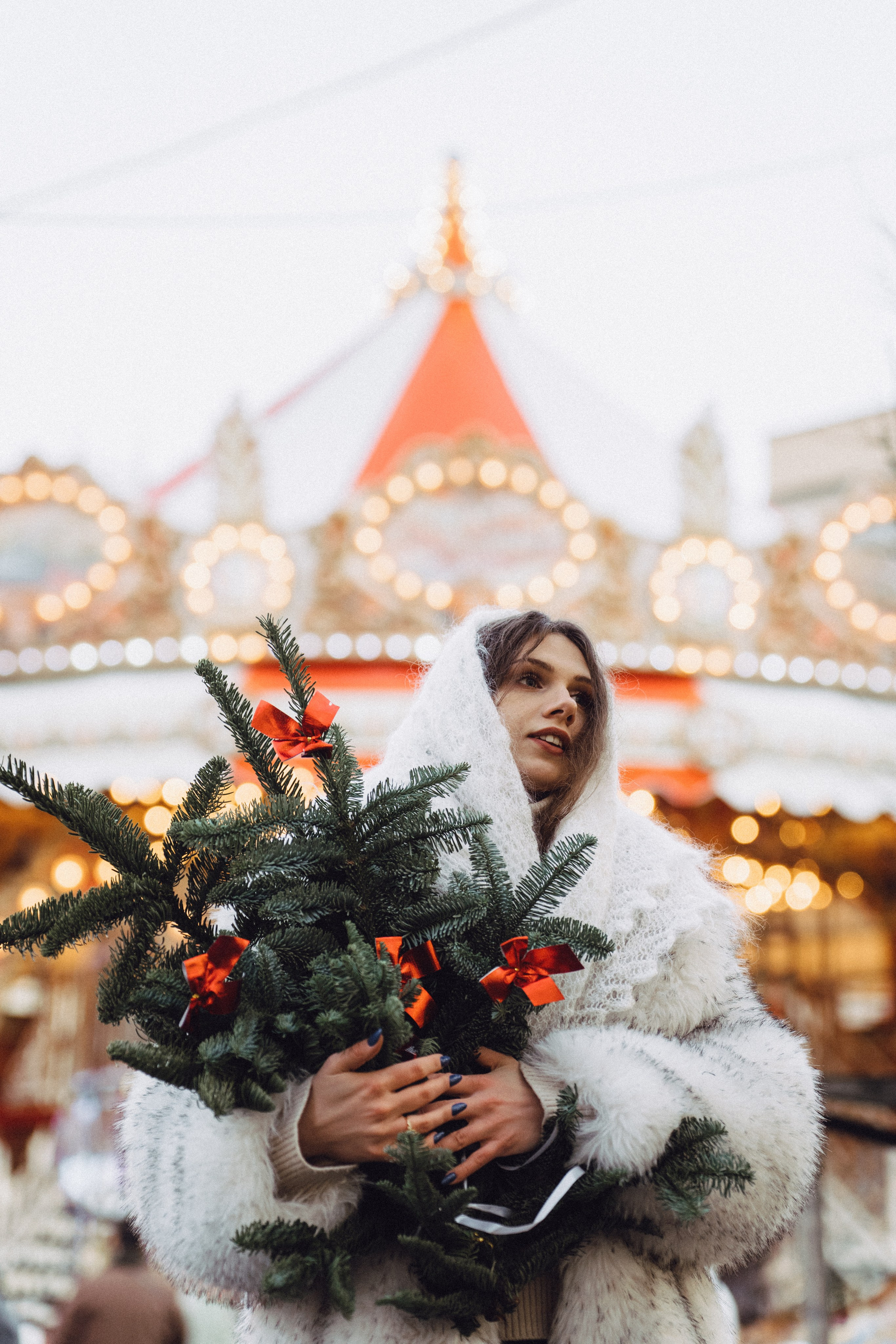 ПРОГУЛКА НА МАНЕЖНОЙ ПЛОЩАДИ ДЛЯ ДЕВУШКИ ПЕРЕД НОВЫМ ГОДОМ (НОВОГОДНЯЯ ФОТОСЕССИИЯ НА МАНЕЖНОЙ ПЛОЩАДИ). Профессиональный фотограф, Санкт-Петербург — Виктория Богомолова