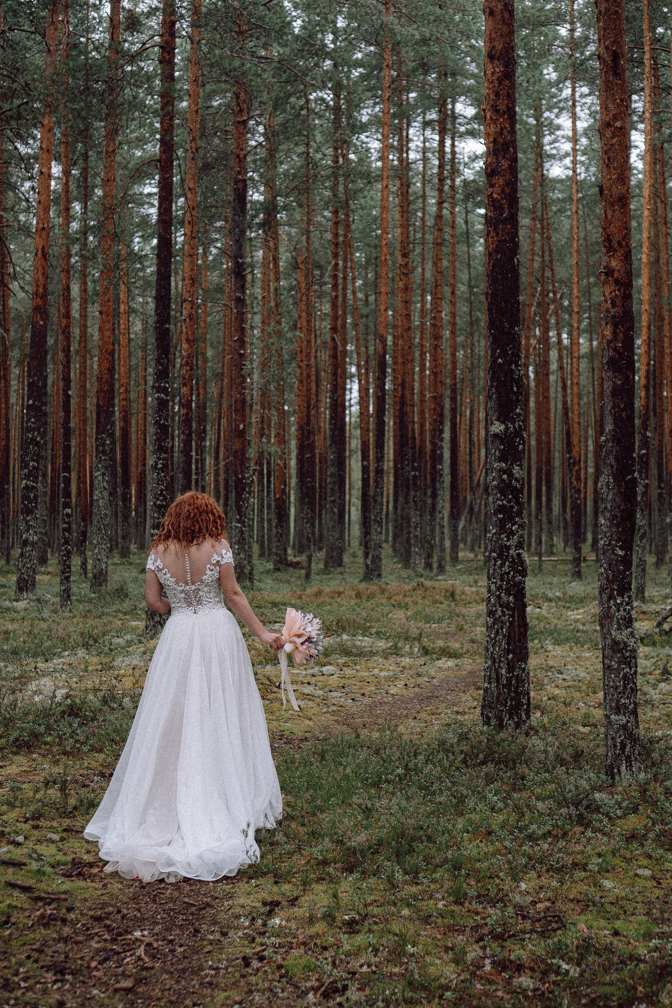 СВАДЕБНАЯ ФОТОСЕССИИЯ ПАРЫ В ГОРОДЕ ПРИОЗЕРСК В СОСНОВОМ ЛЕСУ И С ПИКАПОМ. Профессиональный фотограф, Санкт-Петербург — Виктория Богомолова