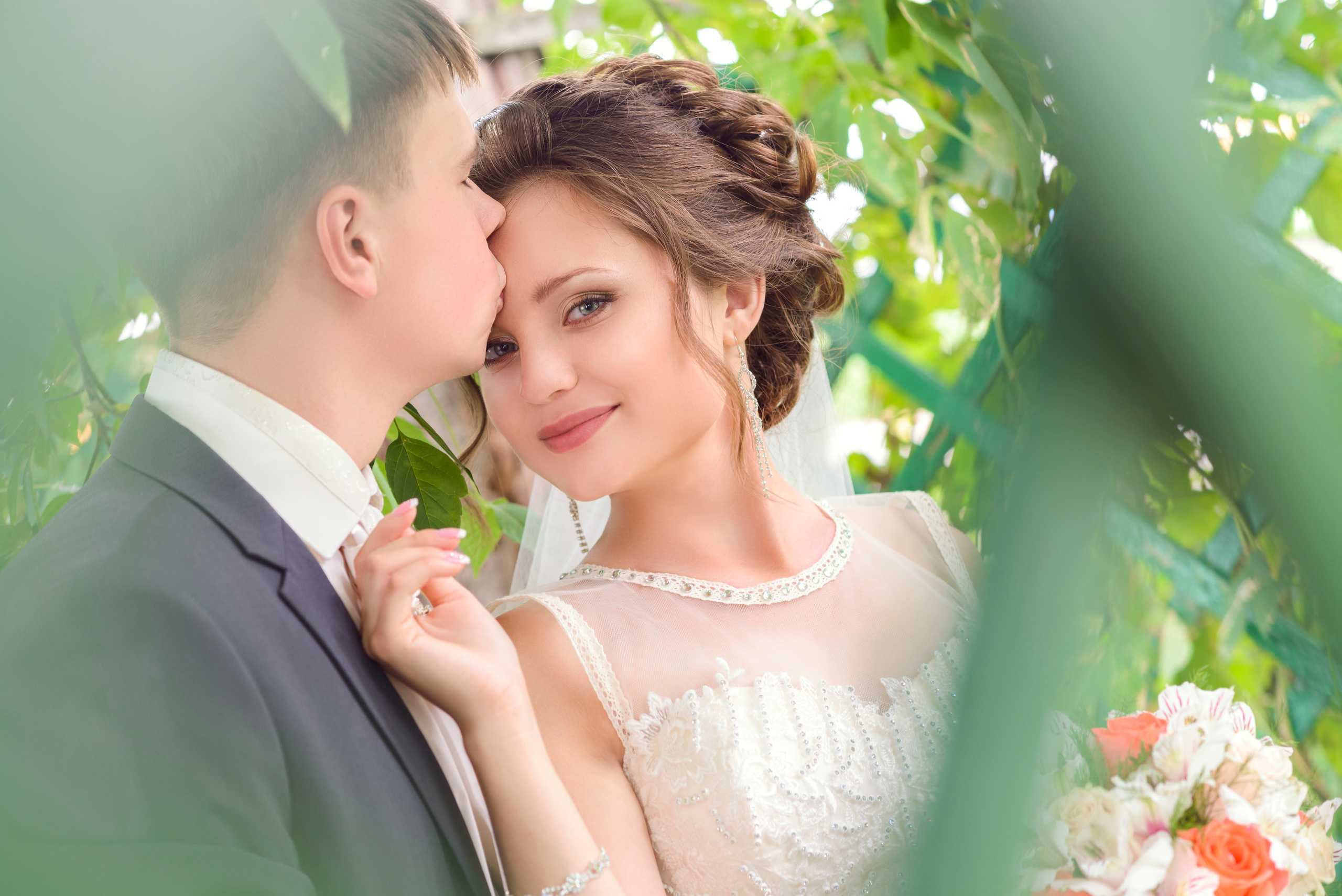 Свадебная Фотосессия в г. казани | Фотограф на Свадьбу в г. Казани Фотограф Садег Азарми тел. +79172288430 ✔ Сборы невесты и жениха✔ Утро невесты (детали, эмоции, подготовка)✔ Репортажная съёмка ЗАГСа и выездной регистрации✔ Свадебная прогулка✔ Фотосъёмка банкета и вечеринки✔ Креативные и тематические свадьбы✔ Свадьба на природе (лайфстайл)✔ Девичники и мальчишники