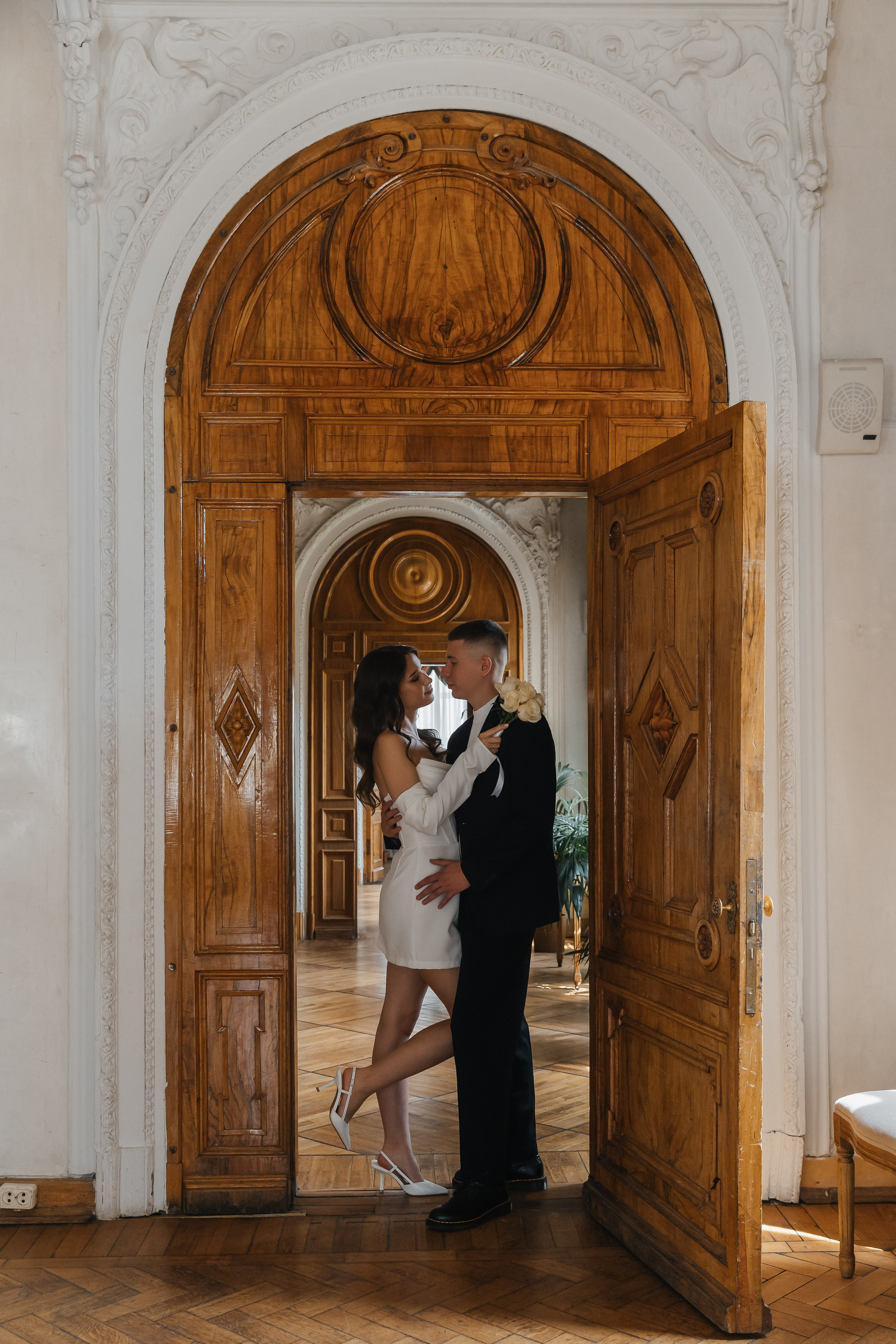 Свадебная фотосессия в Библиотеке-читальне им. А. С. Пушкина. Фотограф и видеограф Анна Домашенко