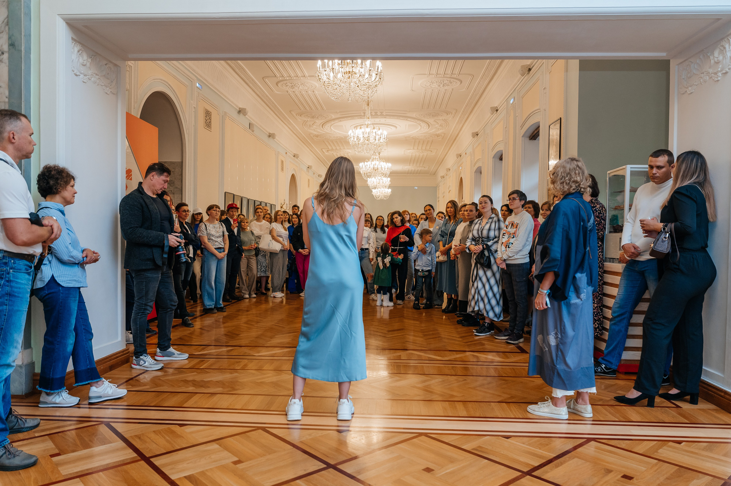 Открытие выставки Кати Васильевой в Молодежном театре. Wedding and family photographer USA