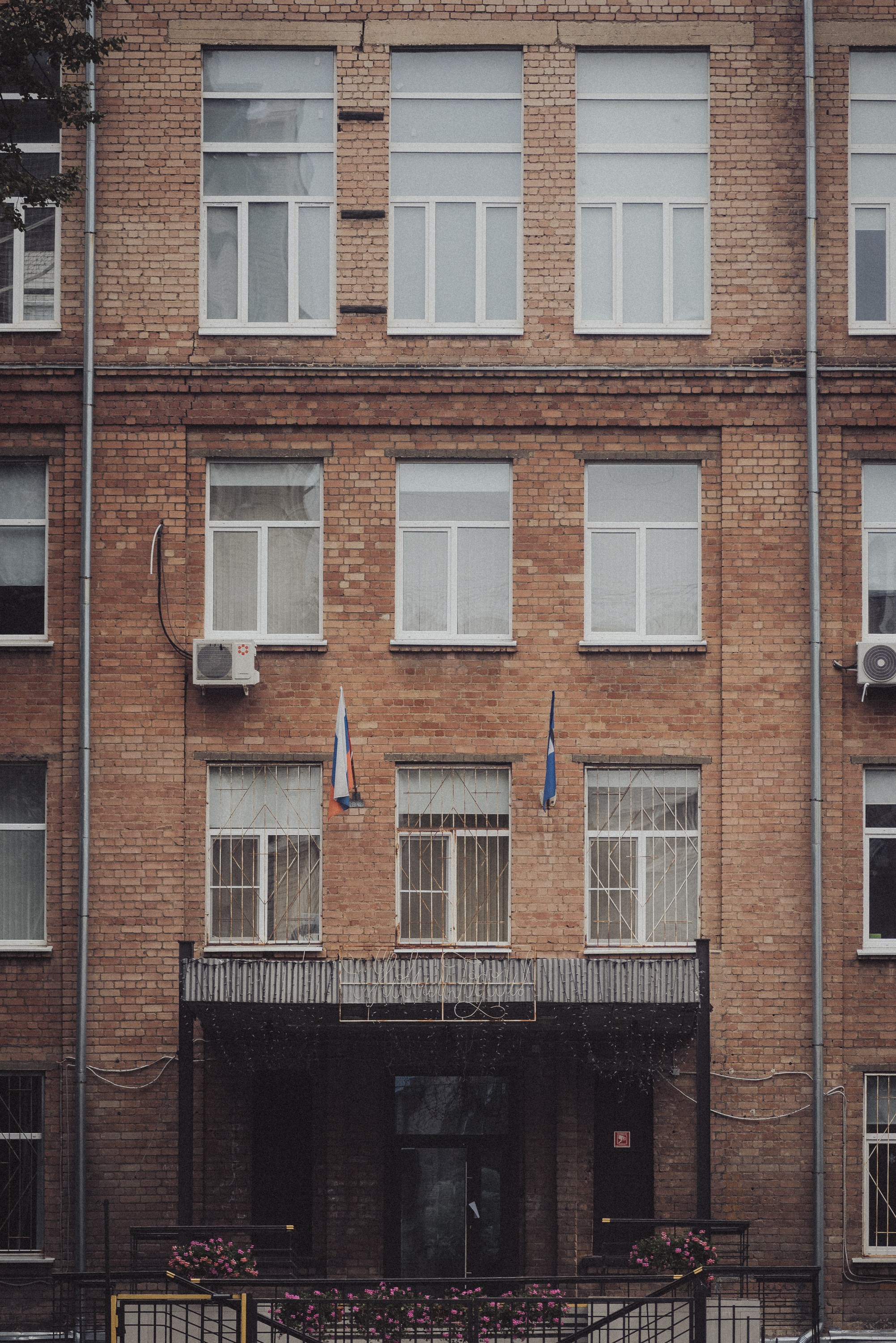 Проект #улицыгорода. Ярославль, улица Салтыкова-Щедрина. Документальный фотограф Илья Тихановский