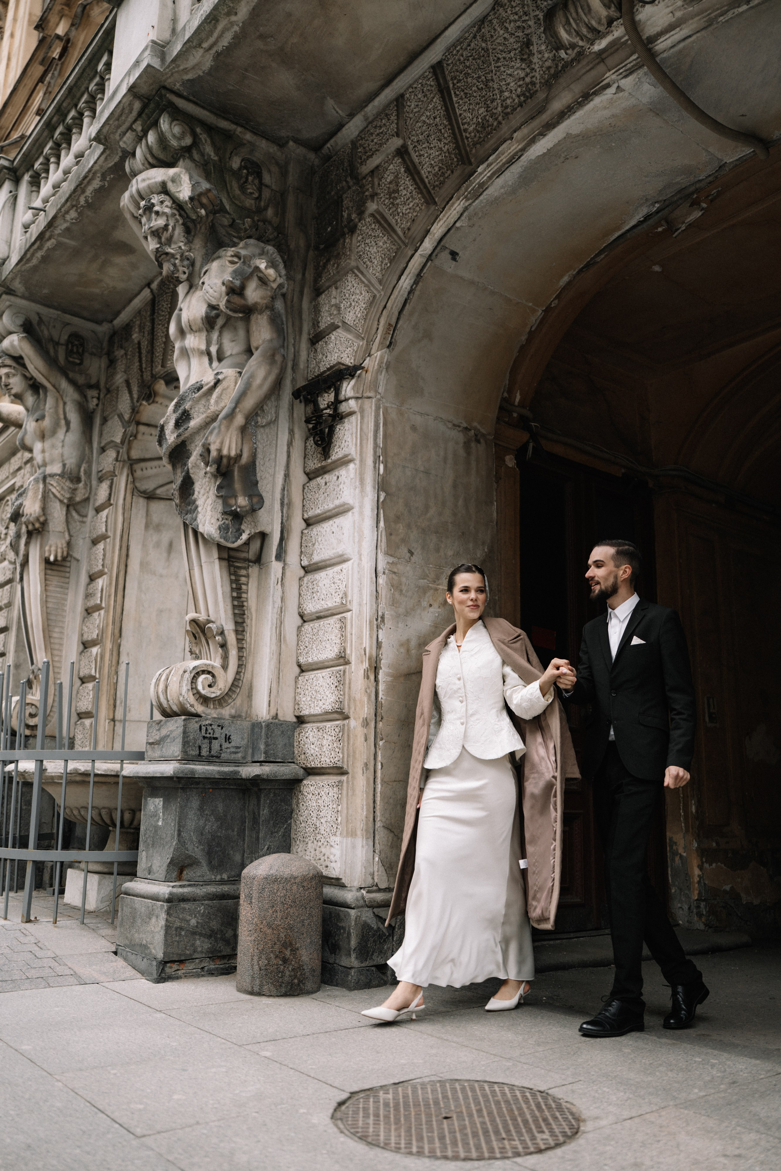 Свадебная фотосессия в Апреле в Петербурге. Свадебный фотограф Александр Невский в Санкт-Петербурге