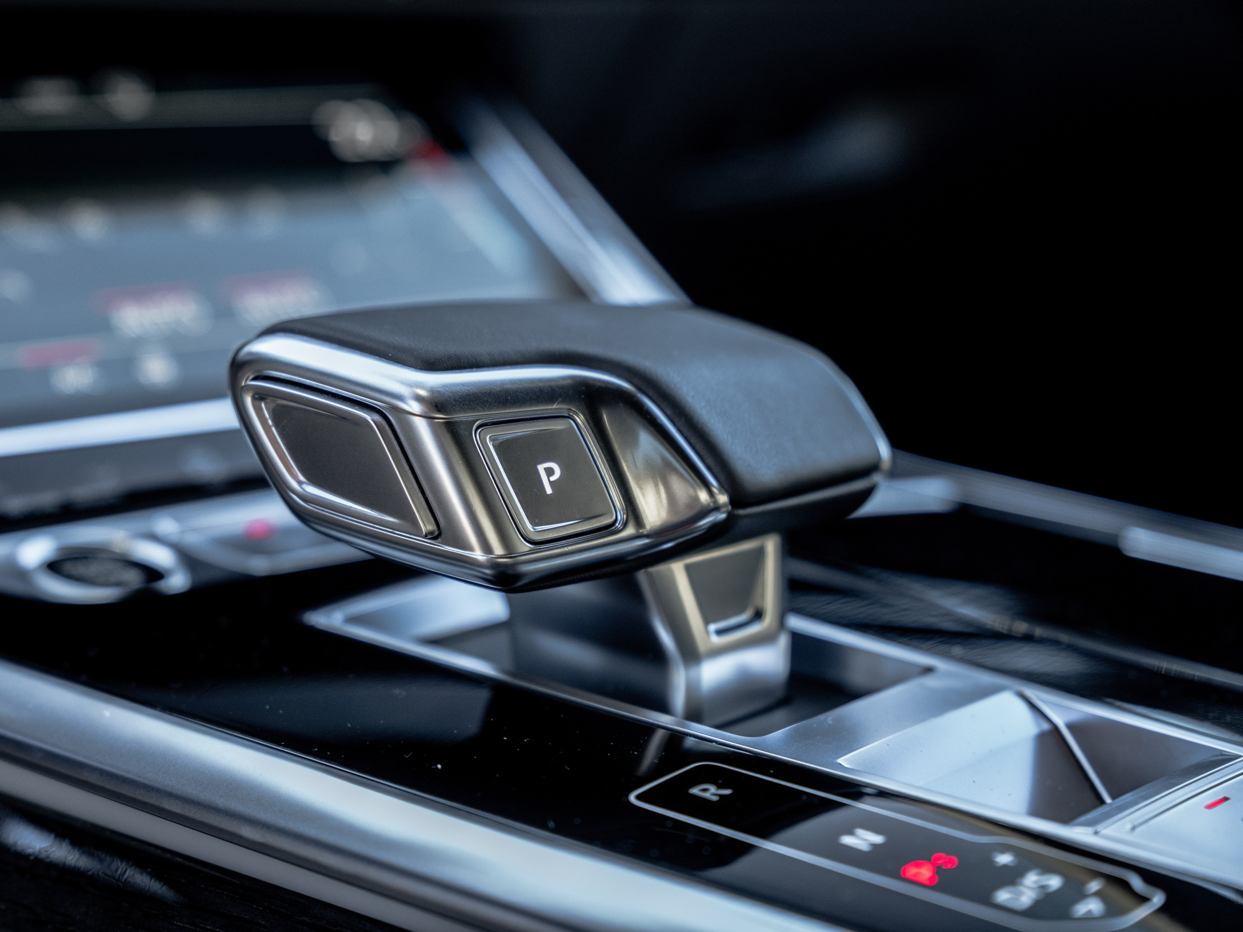 AUDI Q7. Opasnophoto